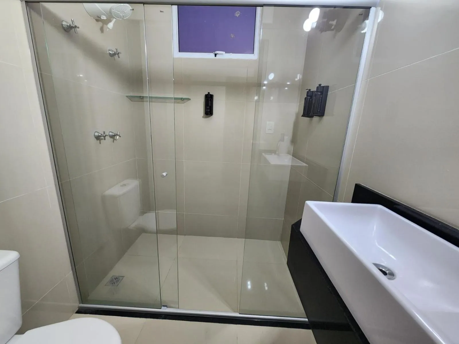 Shower in Aurora Hotel