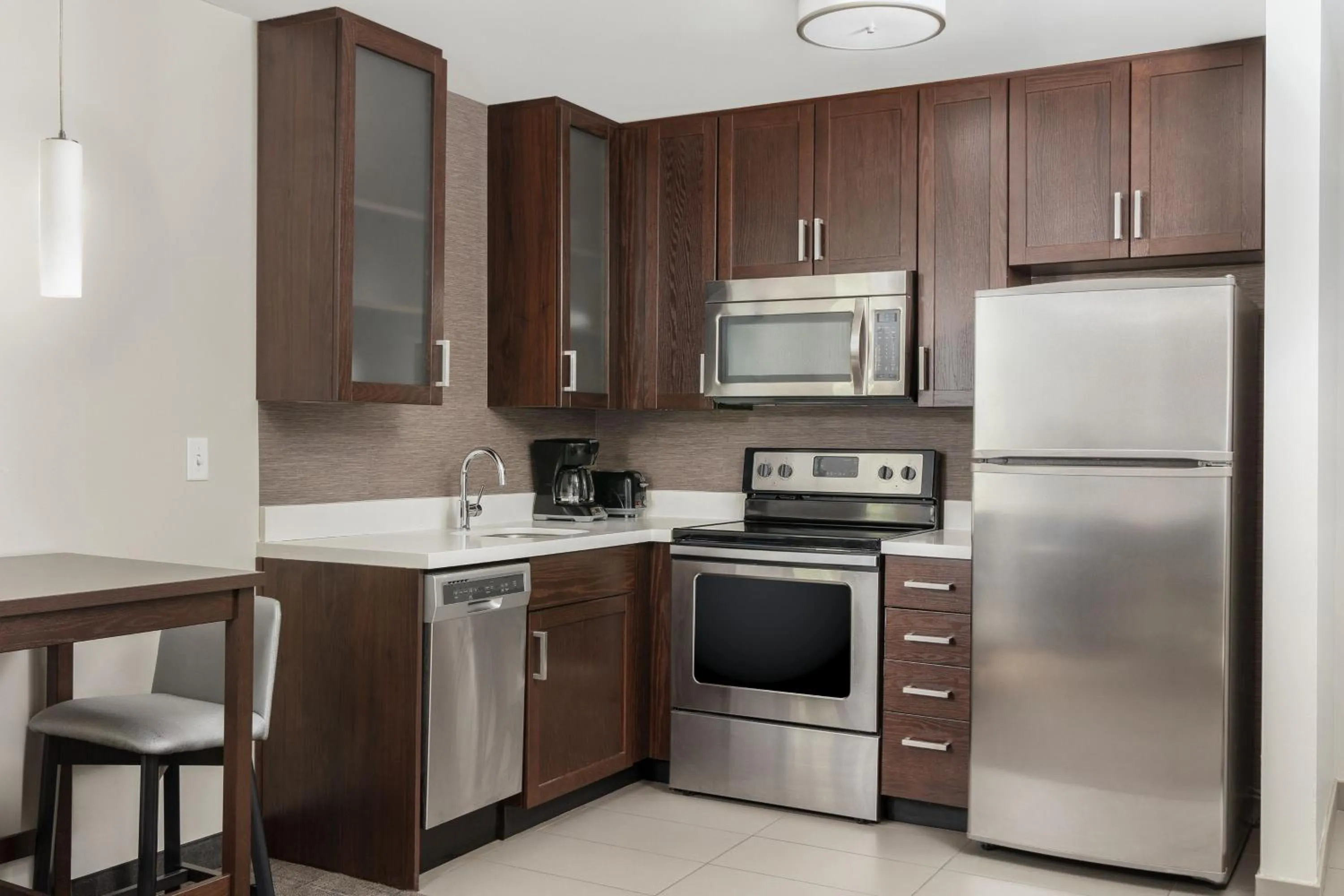 Kitchen or kitchenette in Residence Inn by Marriott Kansas City at The Legends