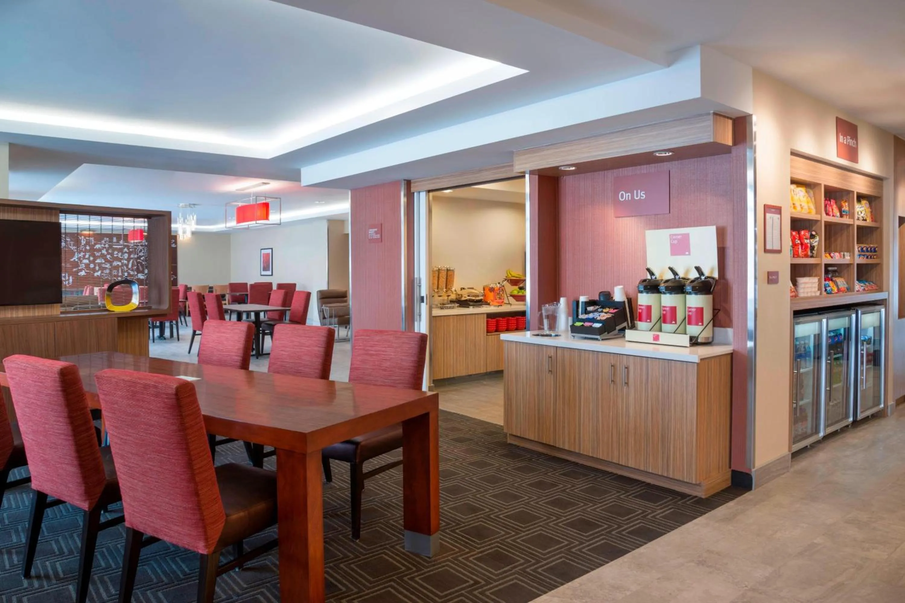 Breakfast in TownePlace Suites by Marriott Ottawa Kanata