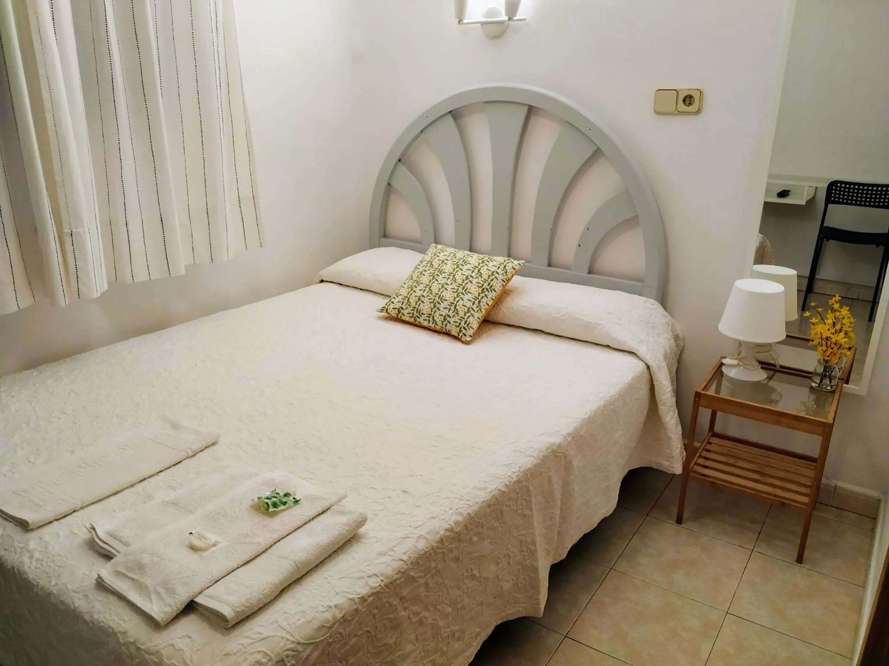 Bed in Hostal Abitum Madrid