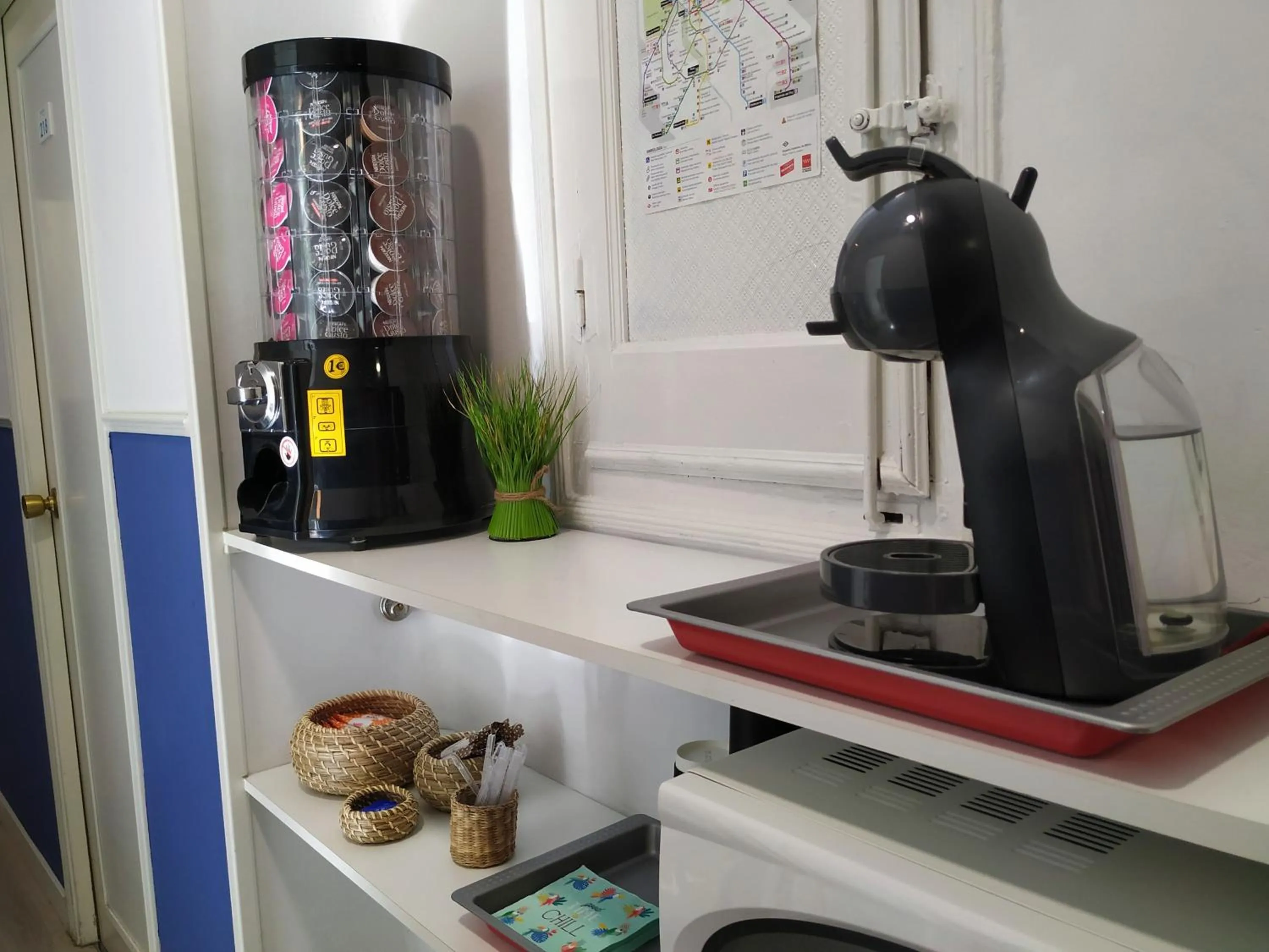 Coffee/tea facilities in Hostal Abitum Madrid