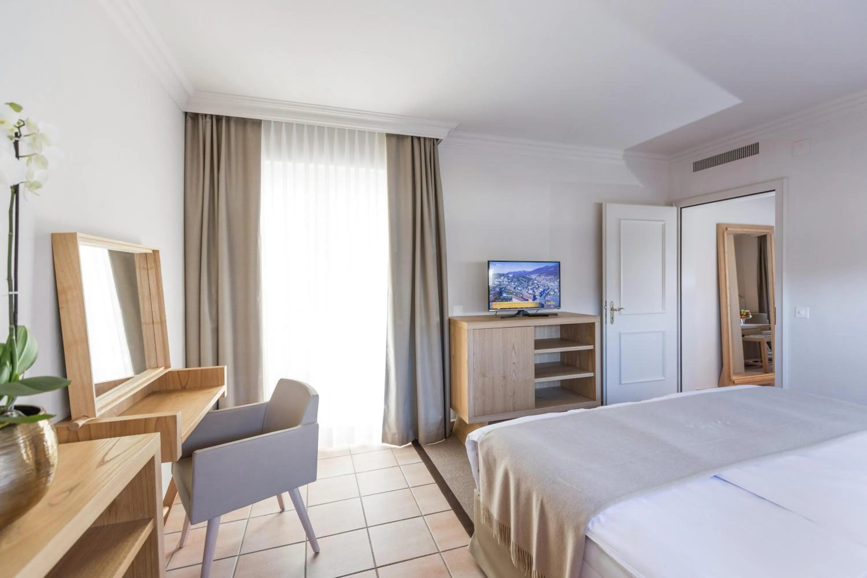 Bedroom, Bed in Villa Favorita - Parkhotel Delta