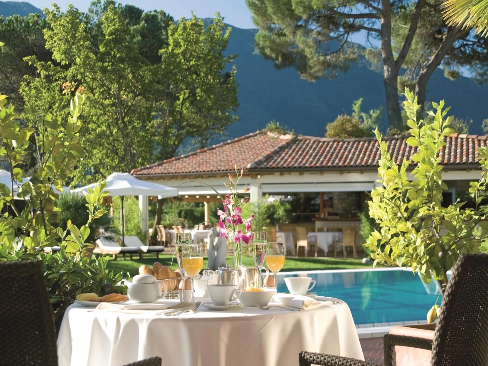 Buffet breakfast in Villa Favorita - Parkhotel Delta