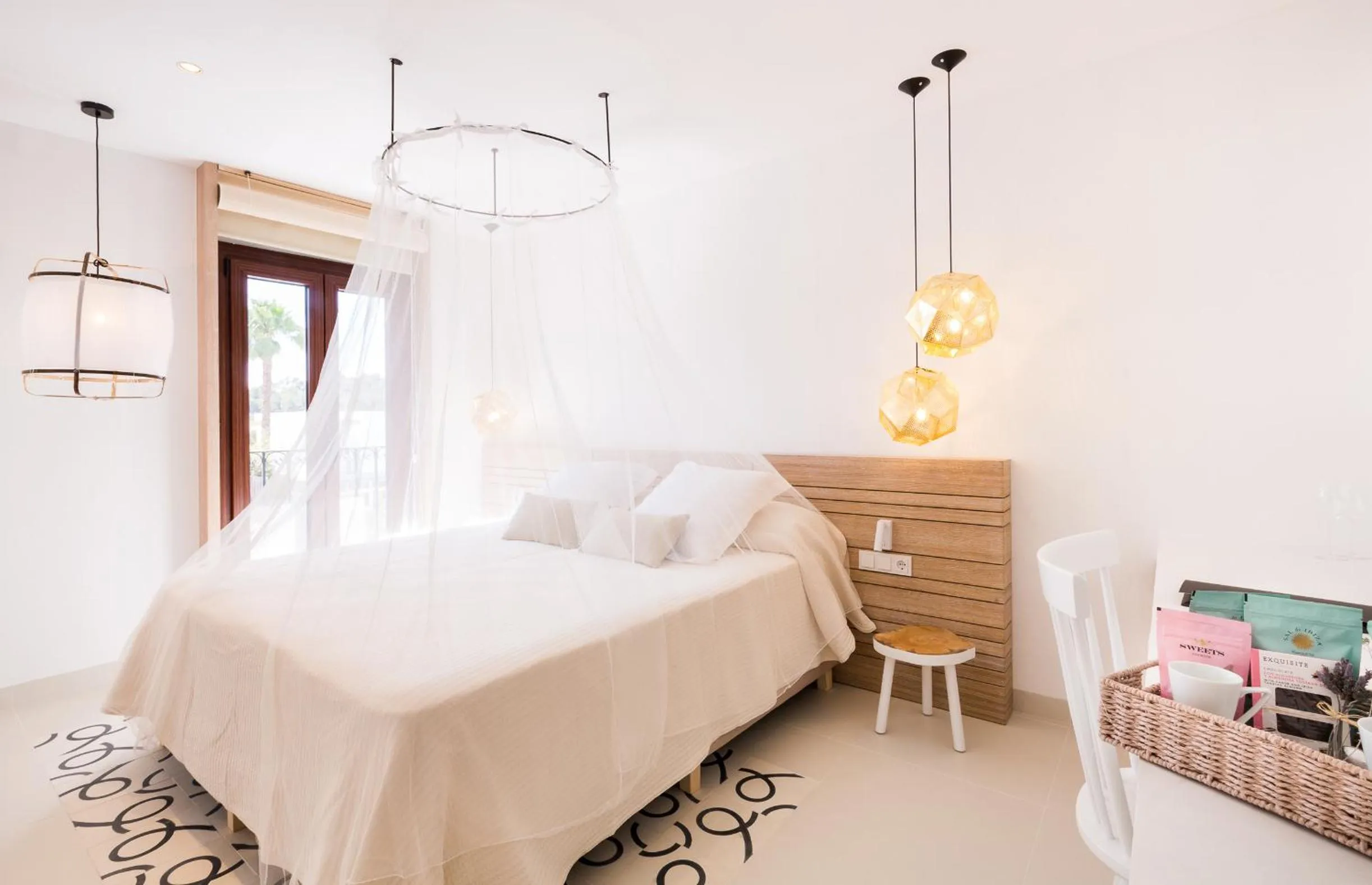 Balcony/Terrace, Bed in Gatzara Suites Santa Gertrudis