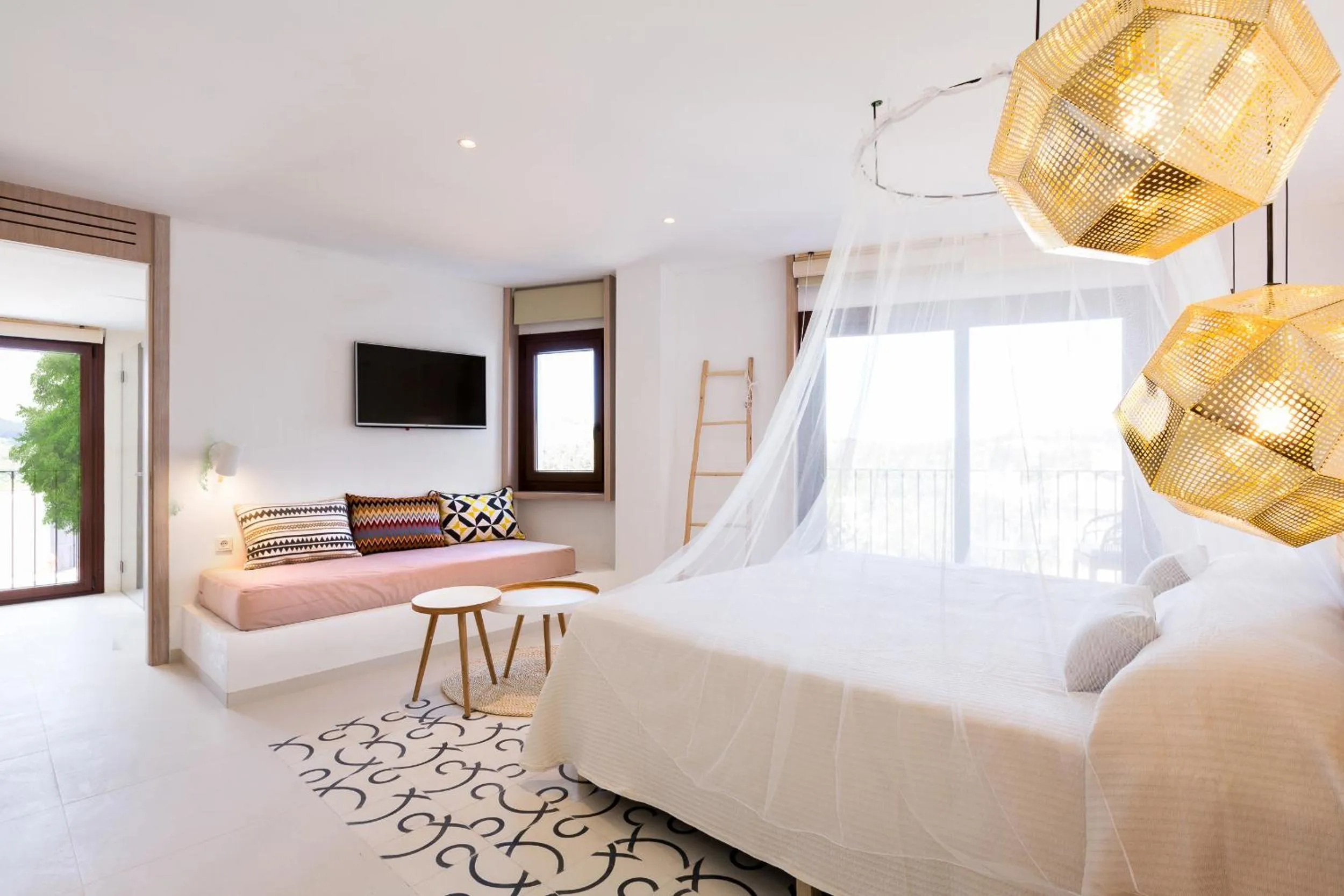 Balcony/Terrace, Bed in Gatzara Suites Santa Gertrudis