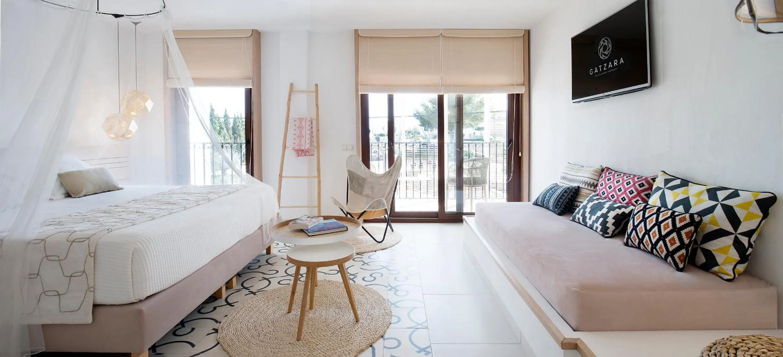 Balcony/Terrace, Bed in Gatzara Suites Santa Gertrudis