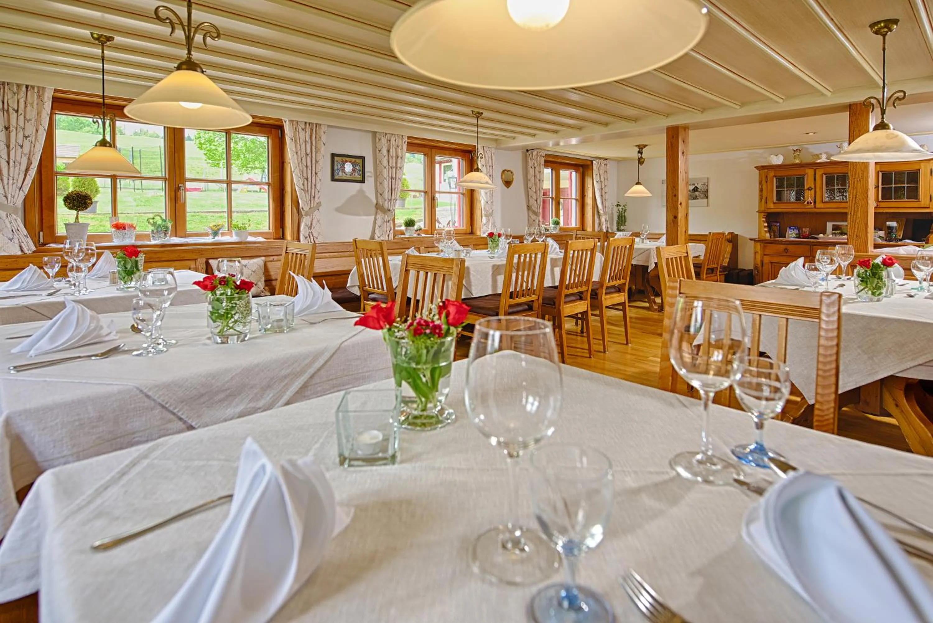Restaurant/places to eat in Ferienhotel Starennest