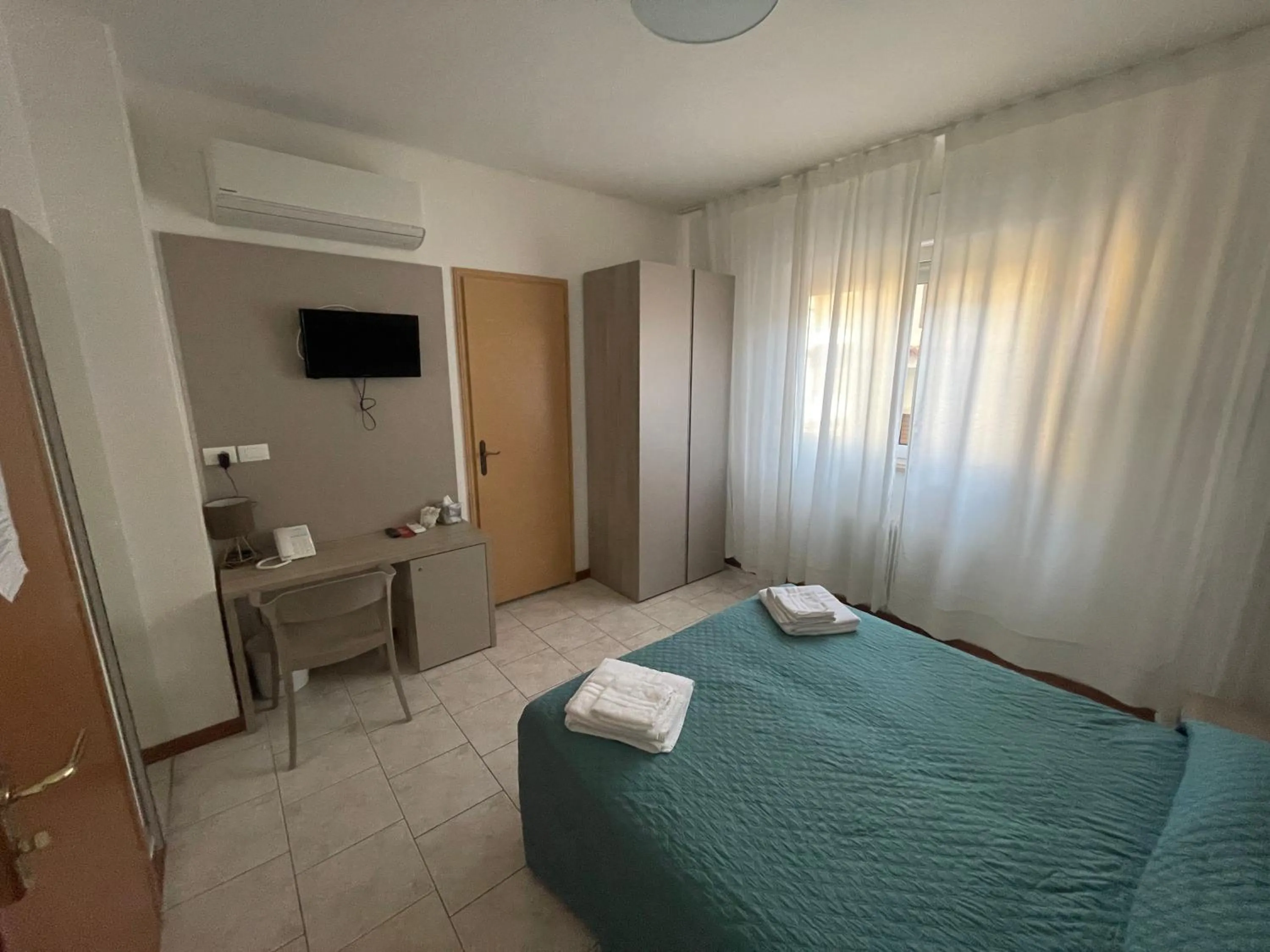 Photo of the whole room, Bed in Hotel Villa Augusta