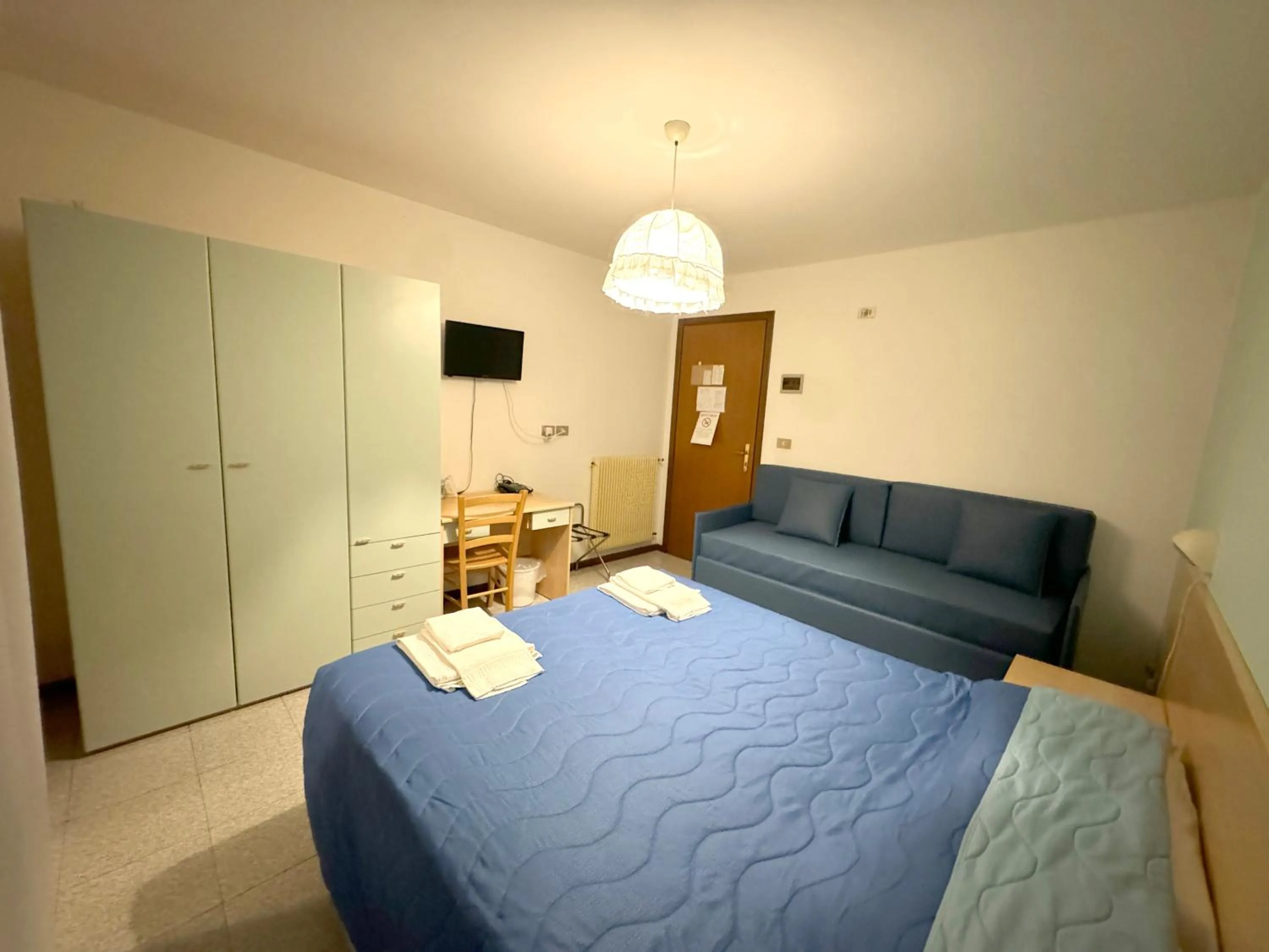 Photo of the whole room, Bed in Hotel Villa Augusta