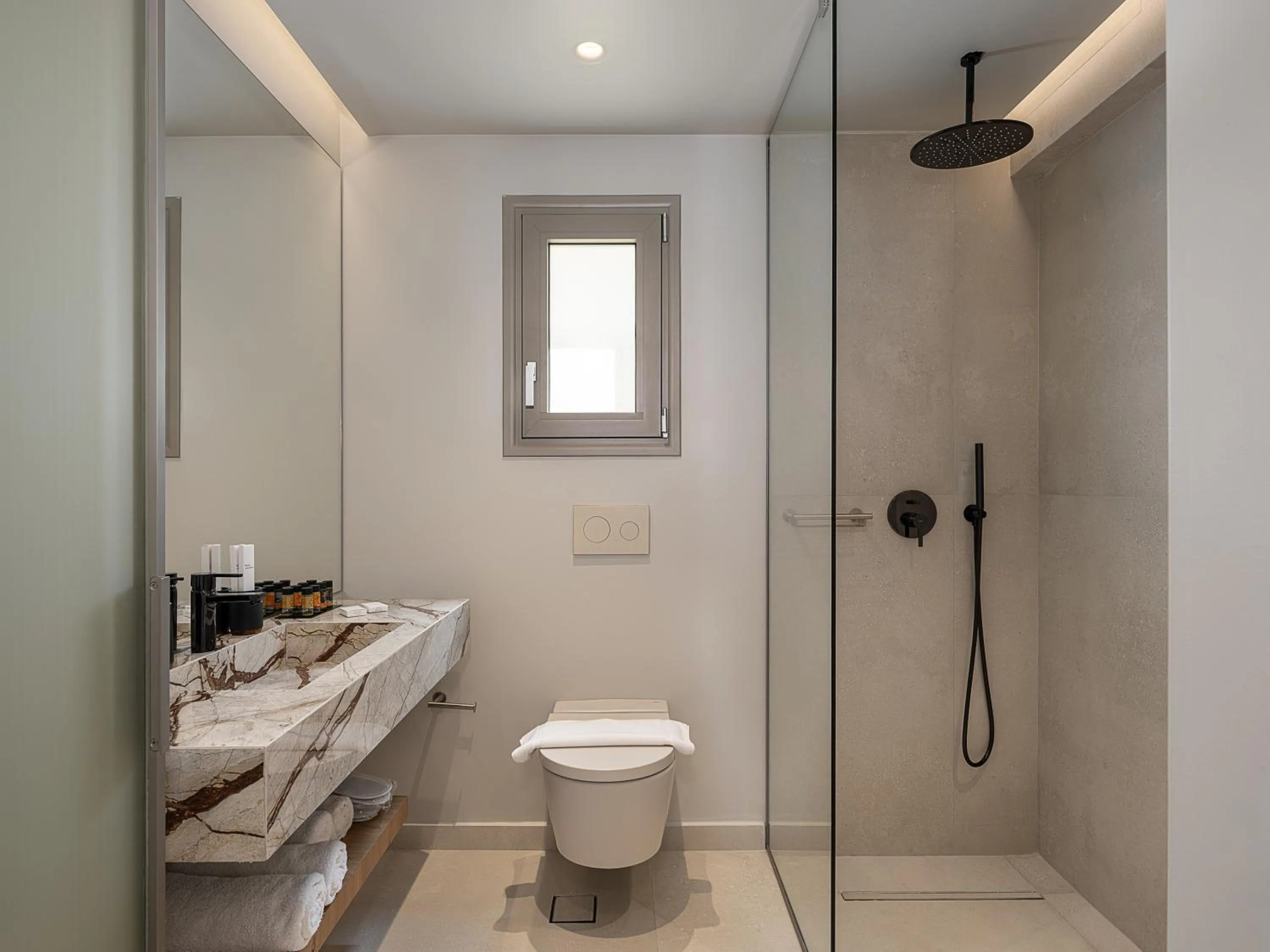 Bathroom in Iperion Beach Hotel