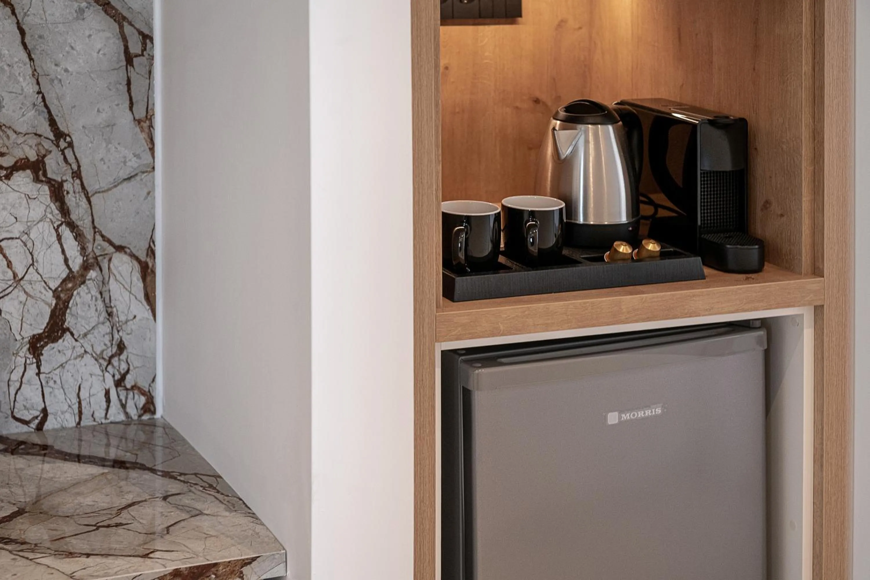 Coffee/tea facilities in Iperion Beach Hotel