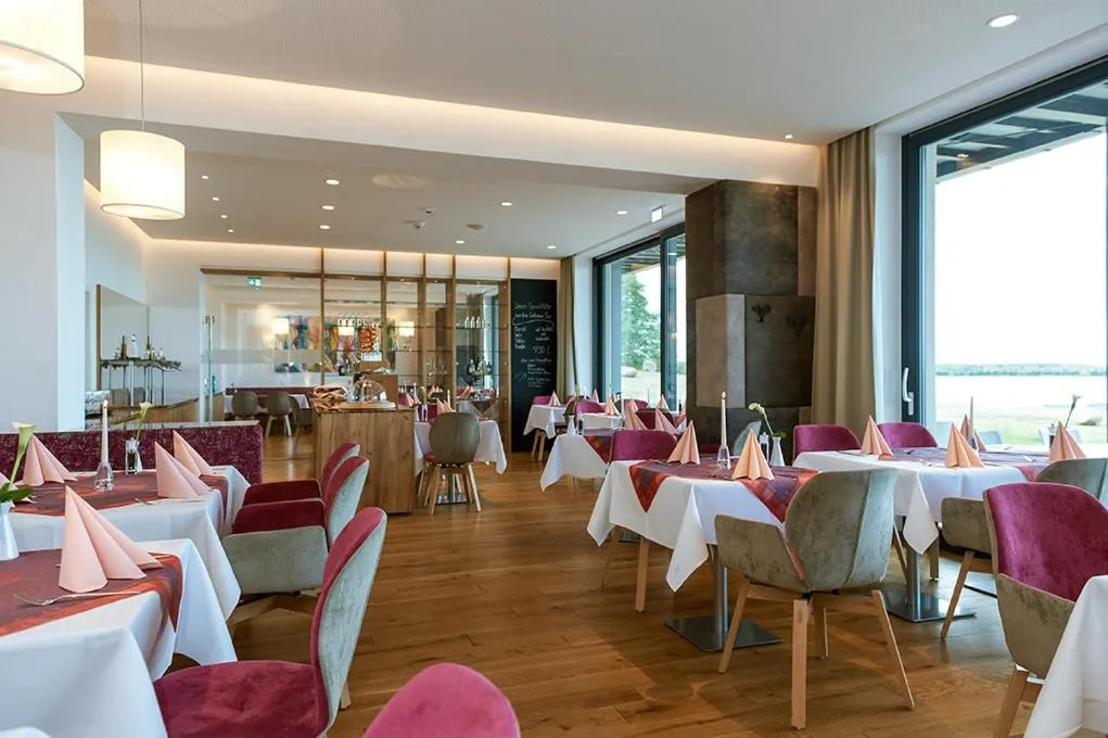 Restaurant/places to eat in See- und Waldresort Gröbern