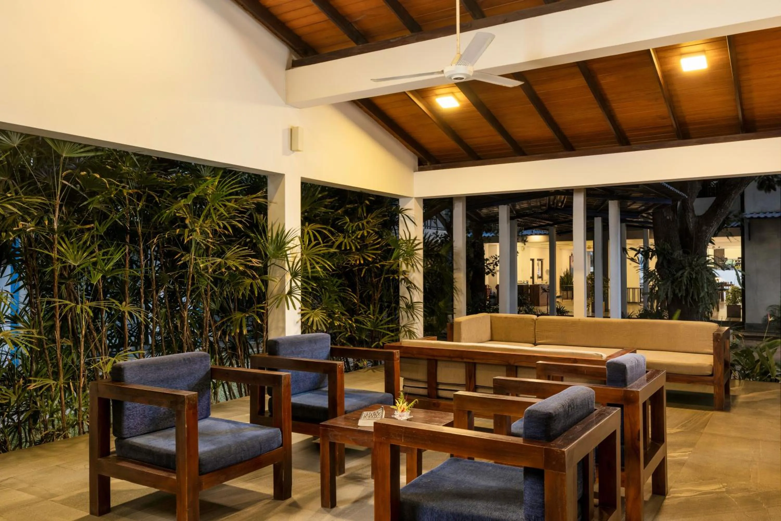 Living room in The Blue Wave Hotel