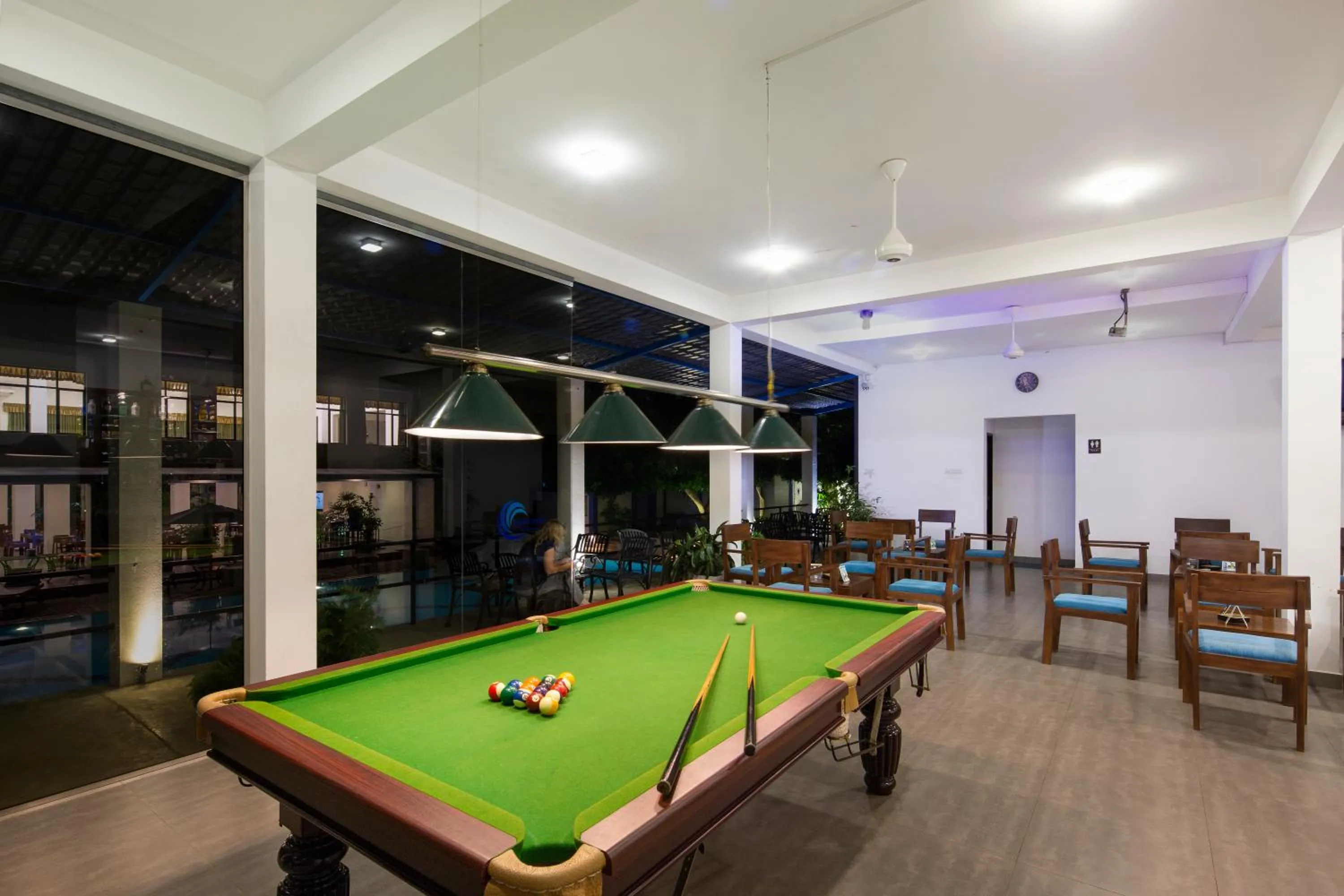 Lounge or bar in The Blue Wave Hotel