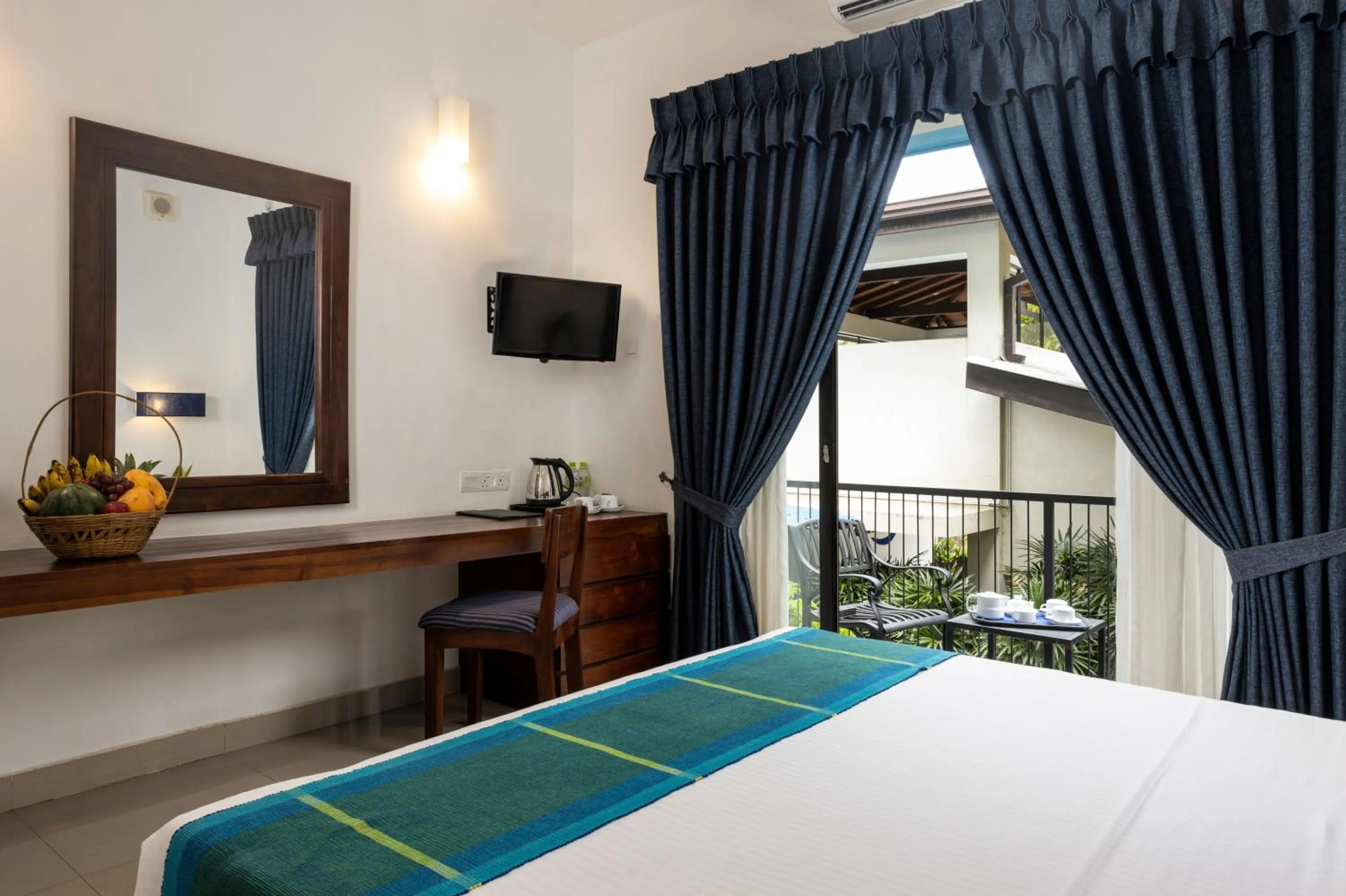 TV and multimedia, Bed in The Blue Wave Hotel