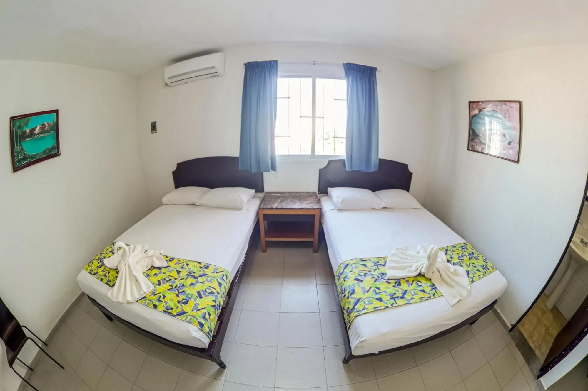 Photo of the whole room in Hotel Isla de Sacrificio