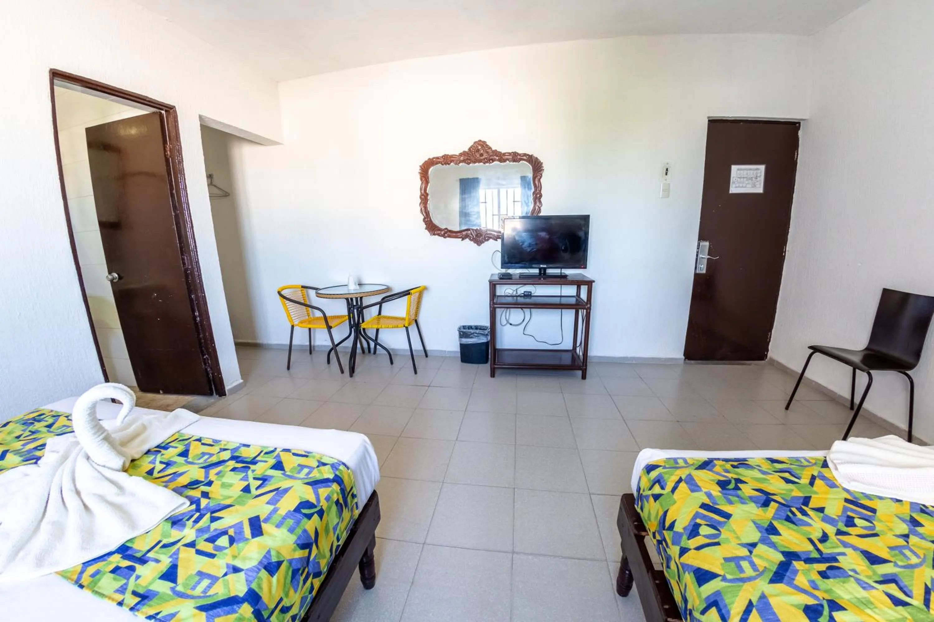 Photo of the whole room in Hotel Isla de Sacrificio