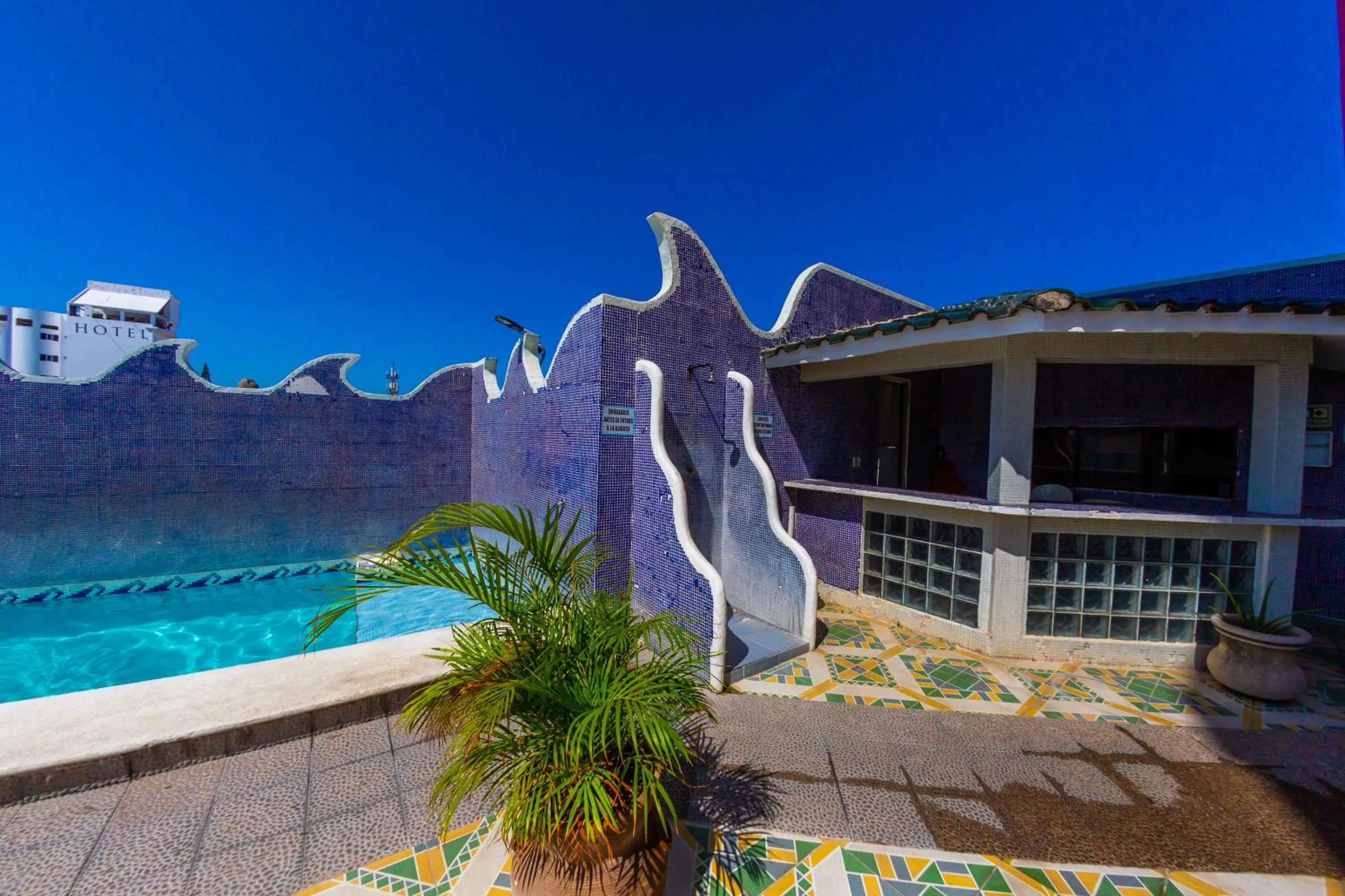 Swimming pool in Hotel Isla de Sacrificio