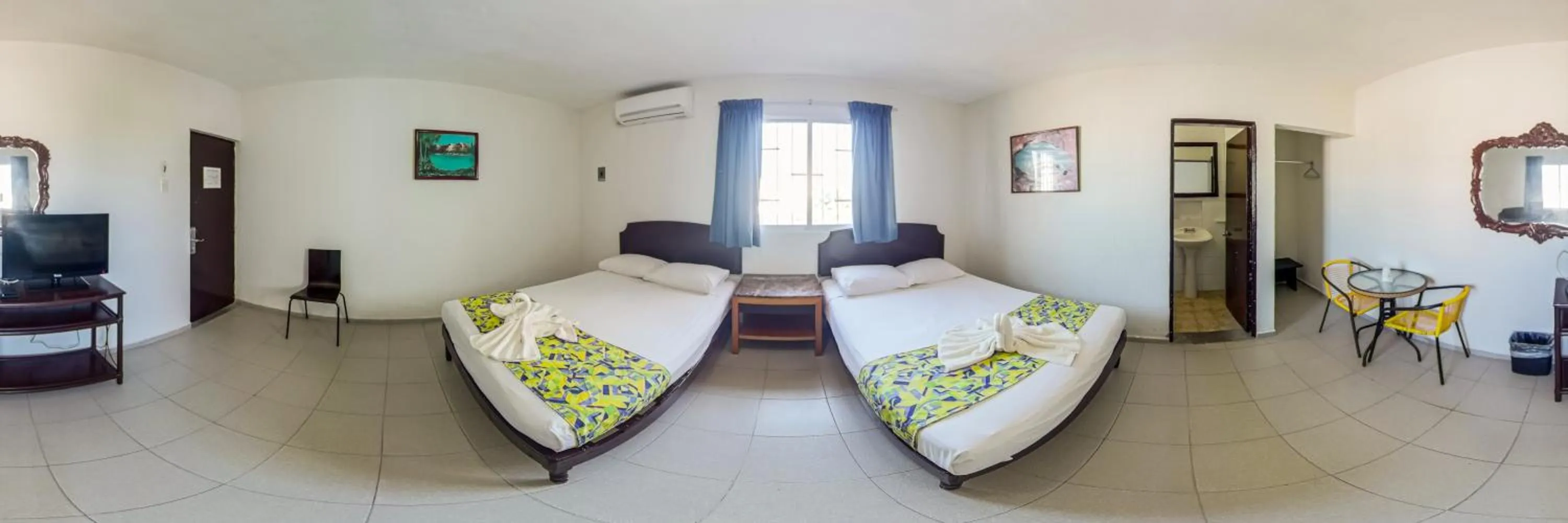Photo of the whole room in Hotel Isla de Sacrificio