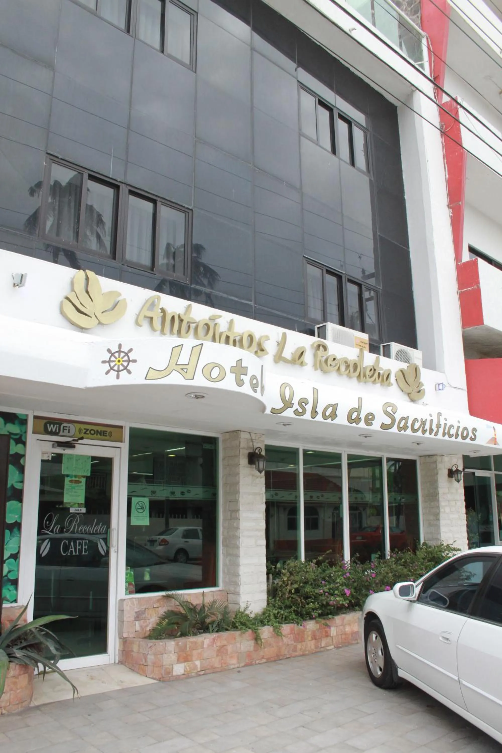 Restaurant/places to eat in Hotel Isla de Sacrificio