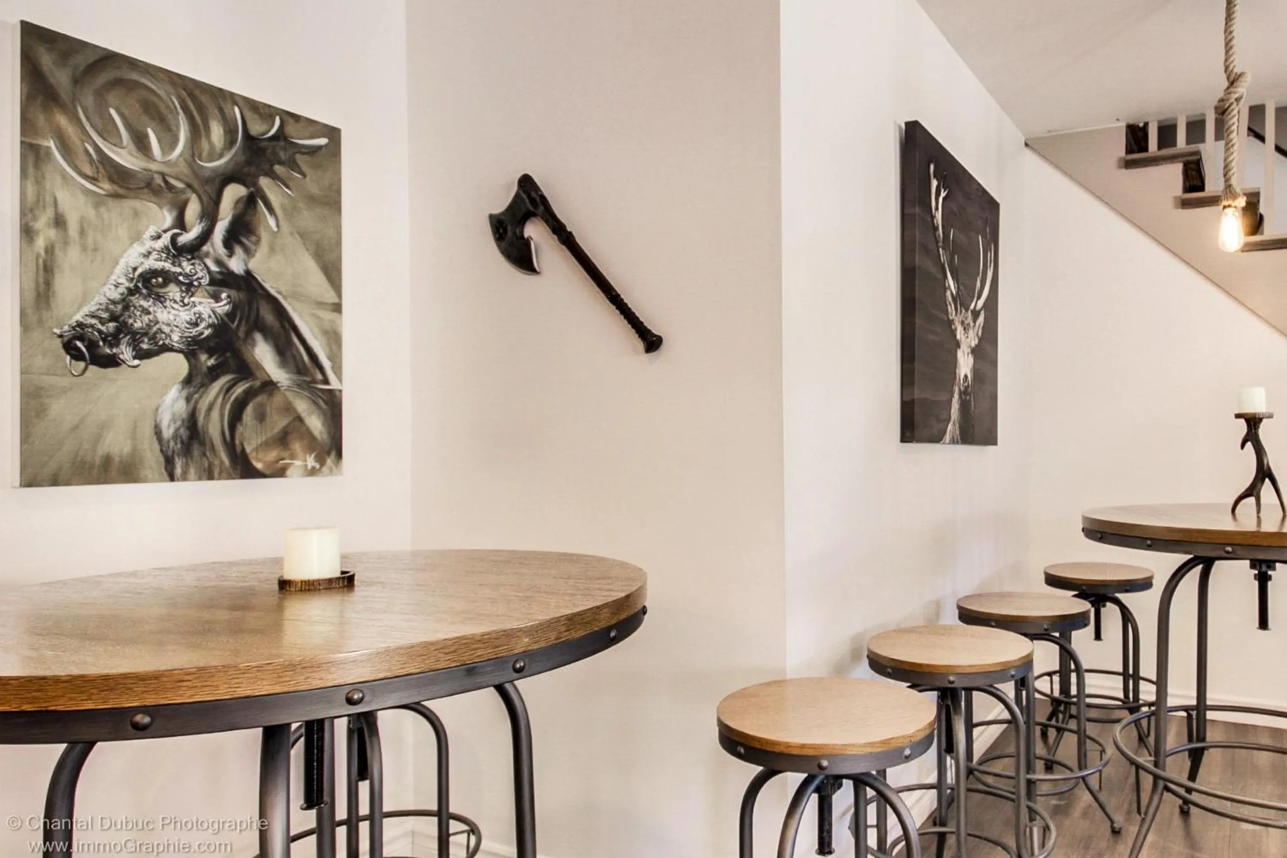 Dining area in Auberge motel drakkar