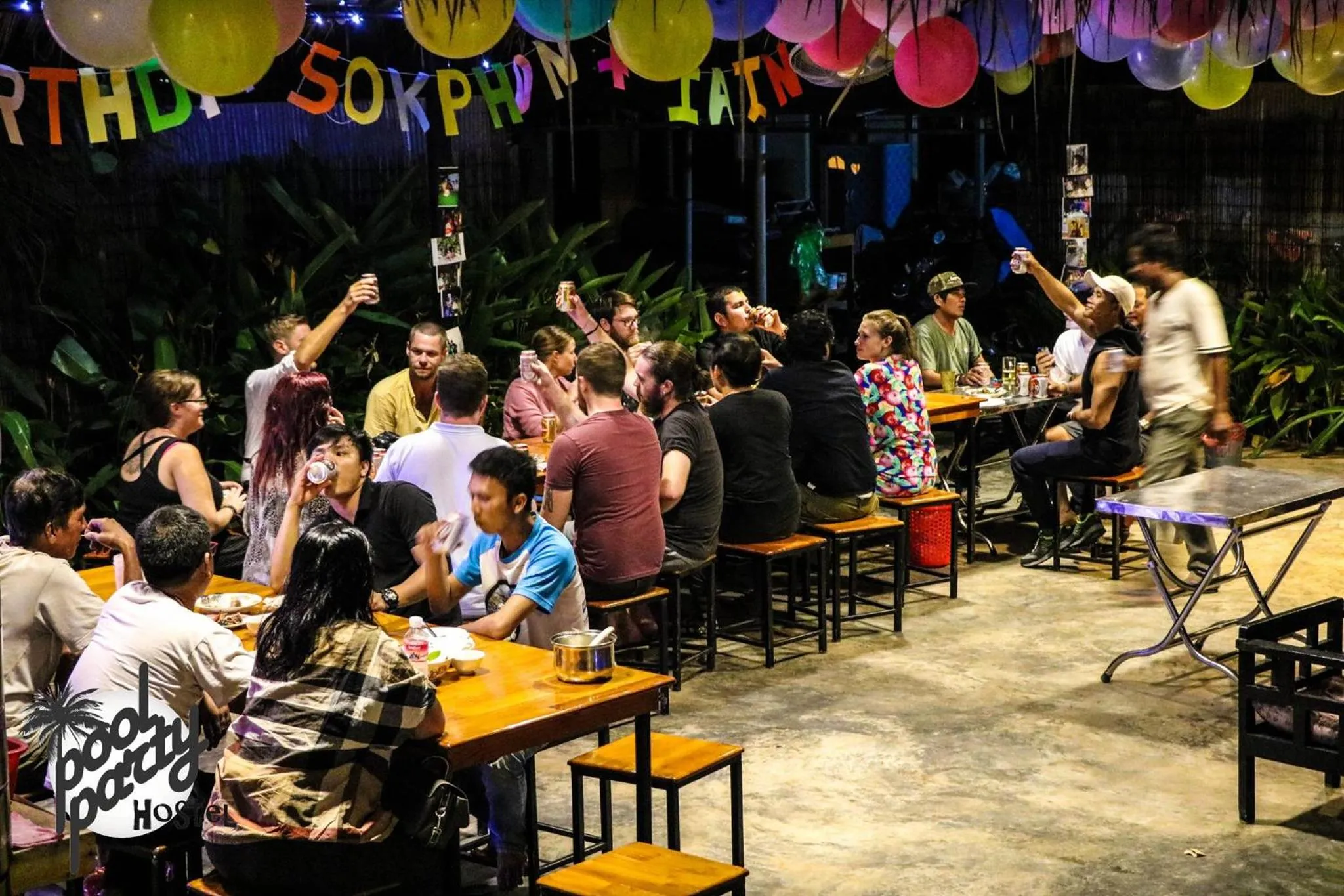 Alcoholic drinks in Pool Party Hostel