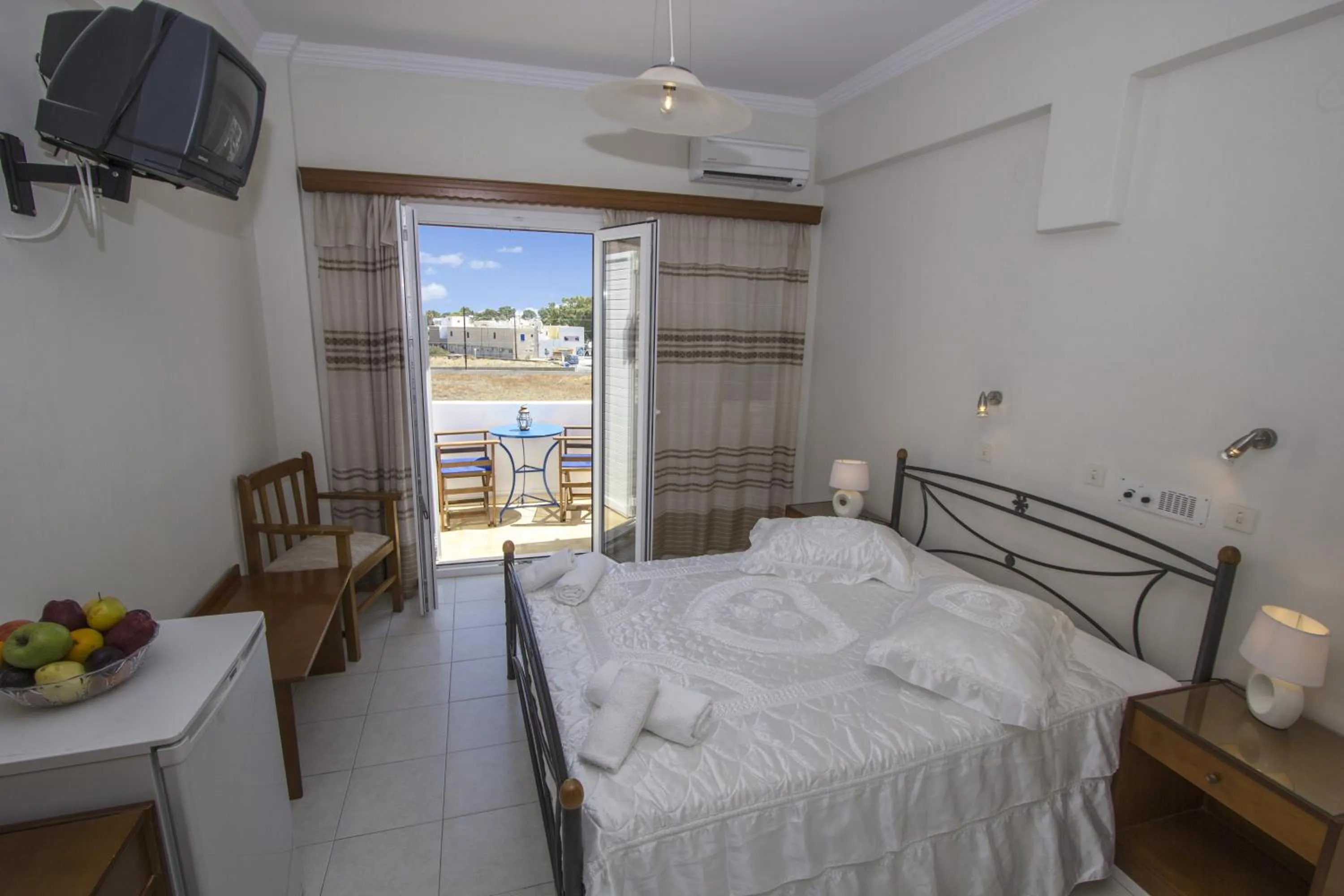 Photo of the whole room, Bed in Petra Nera