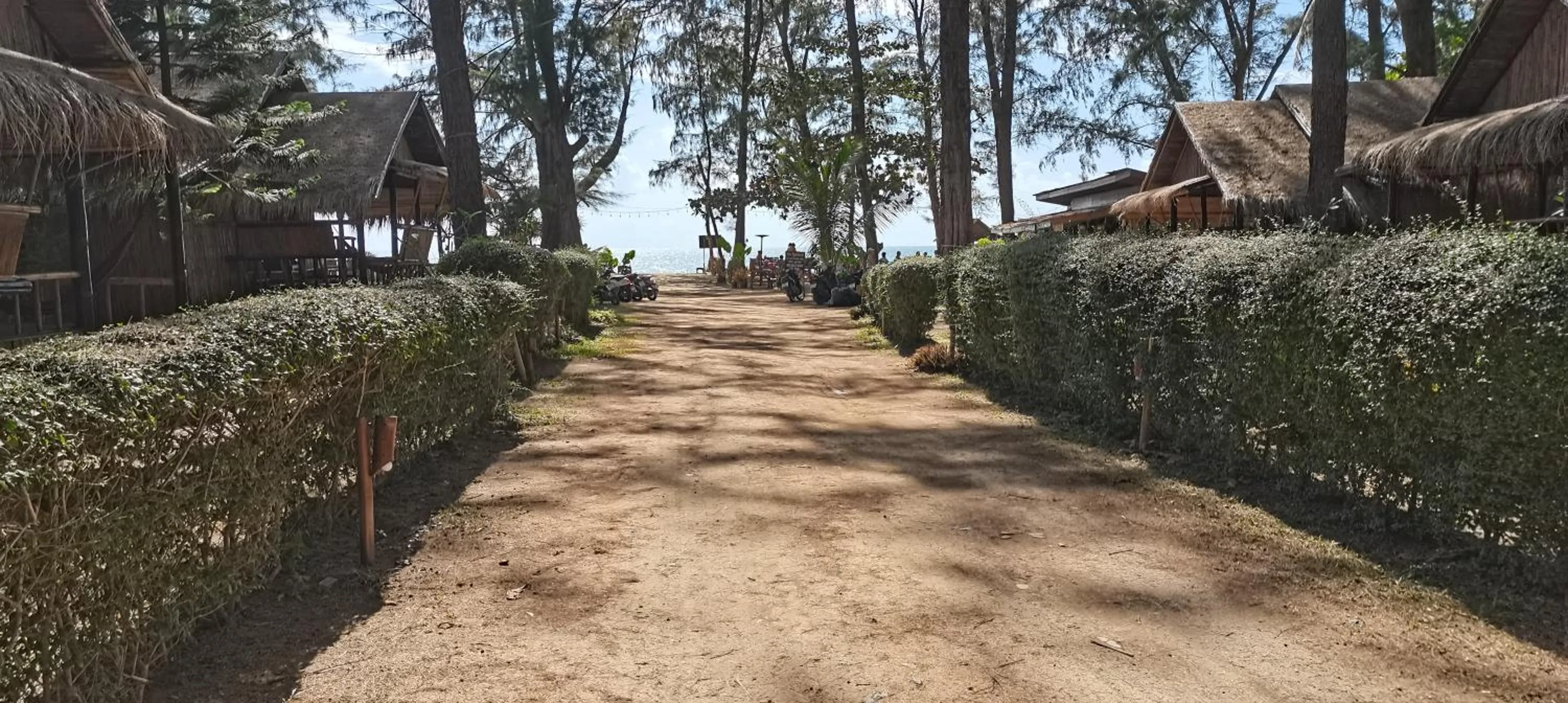 Eco Lanta Hideaway Beach Resort