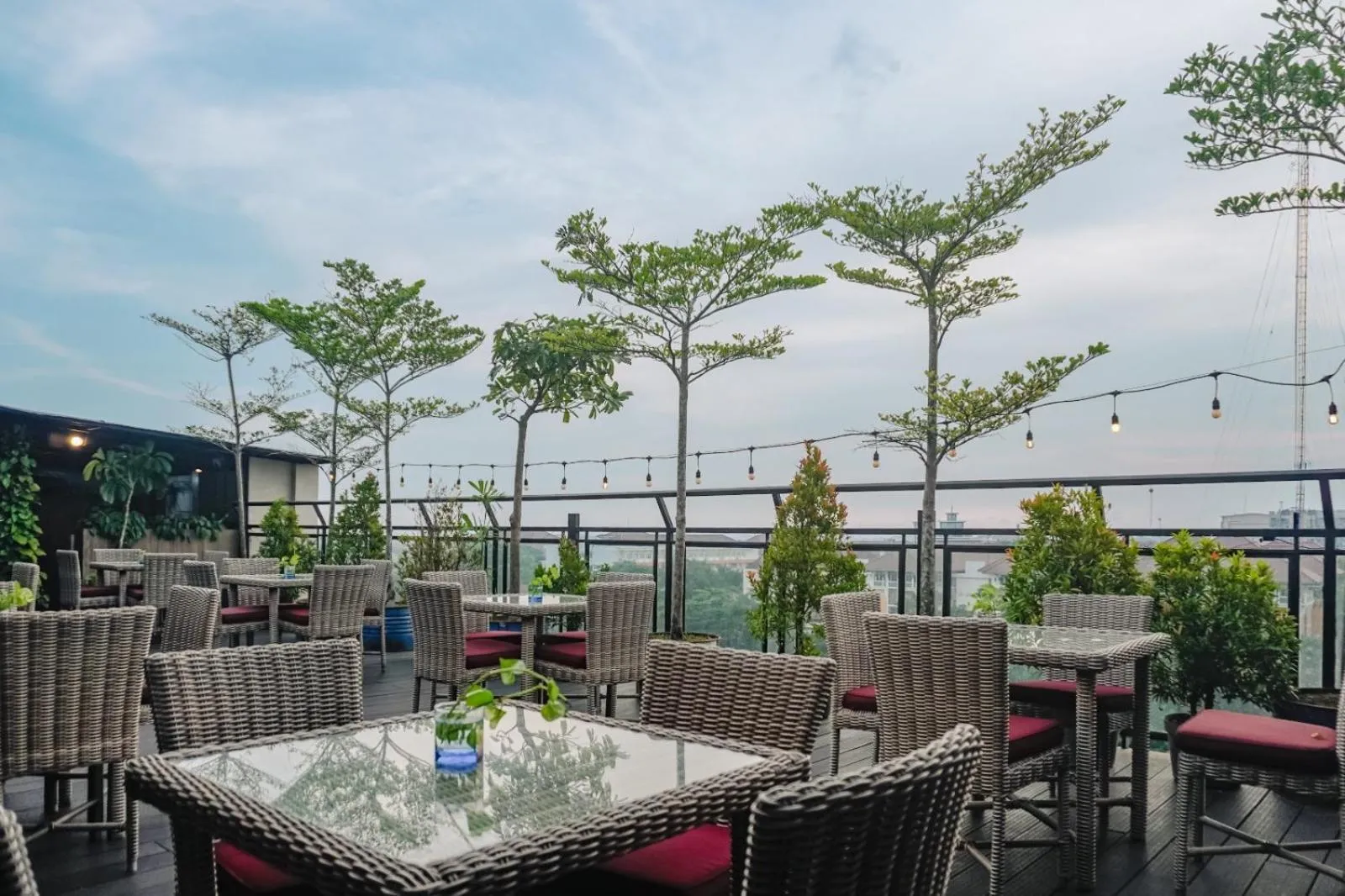 Lounge or bar in Yellow Star Ambarukmo Hotel