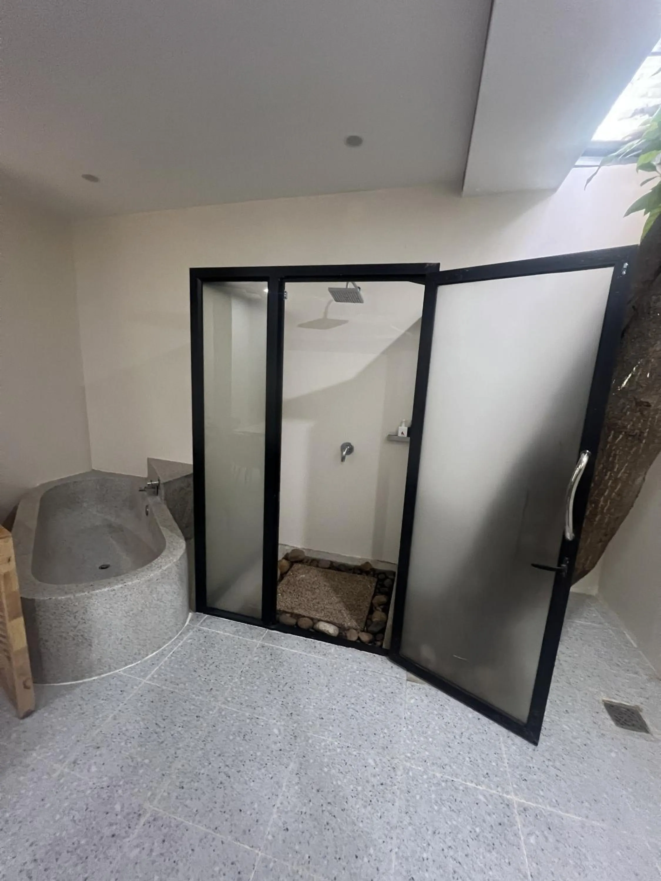 Shower in Tanei Angkor Resort and Spa