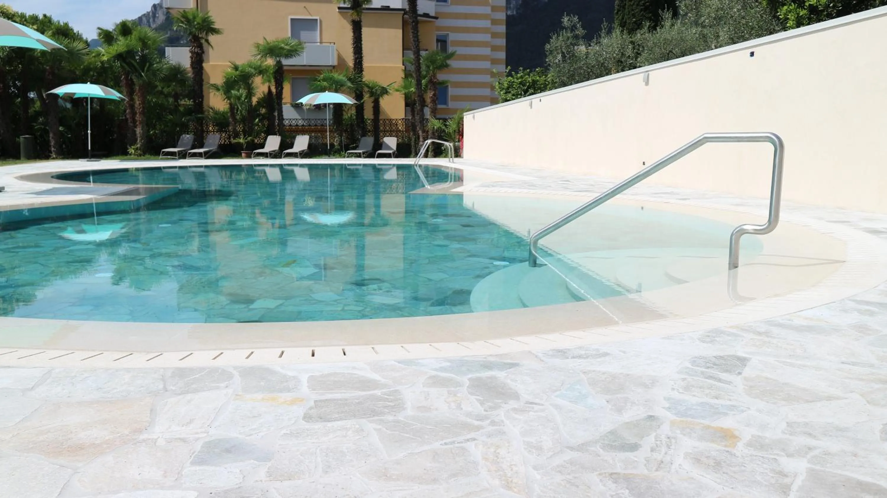 Swimming pool in Hotel Bristol