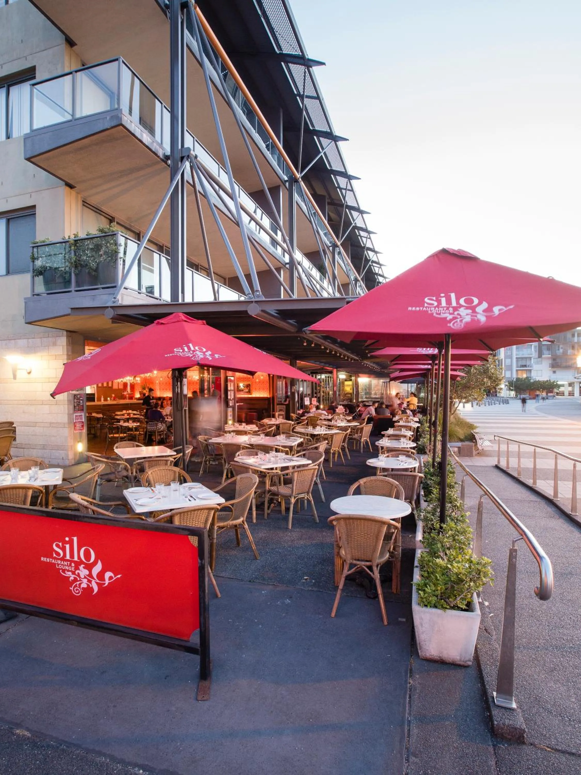 Restaurant/places to eat in Honeysuckle Executive Suites