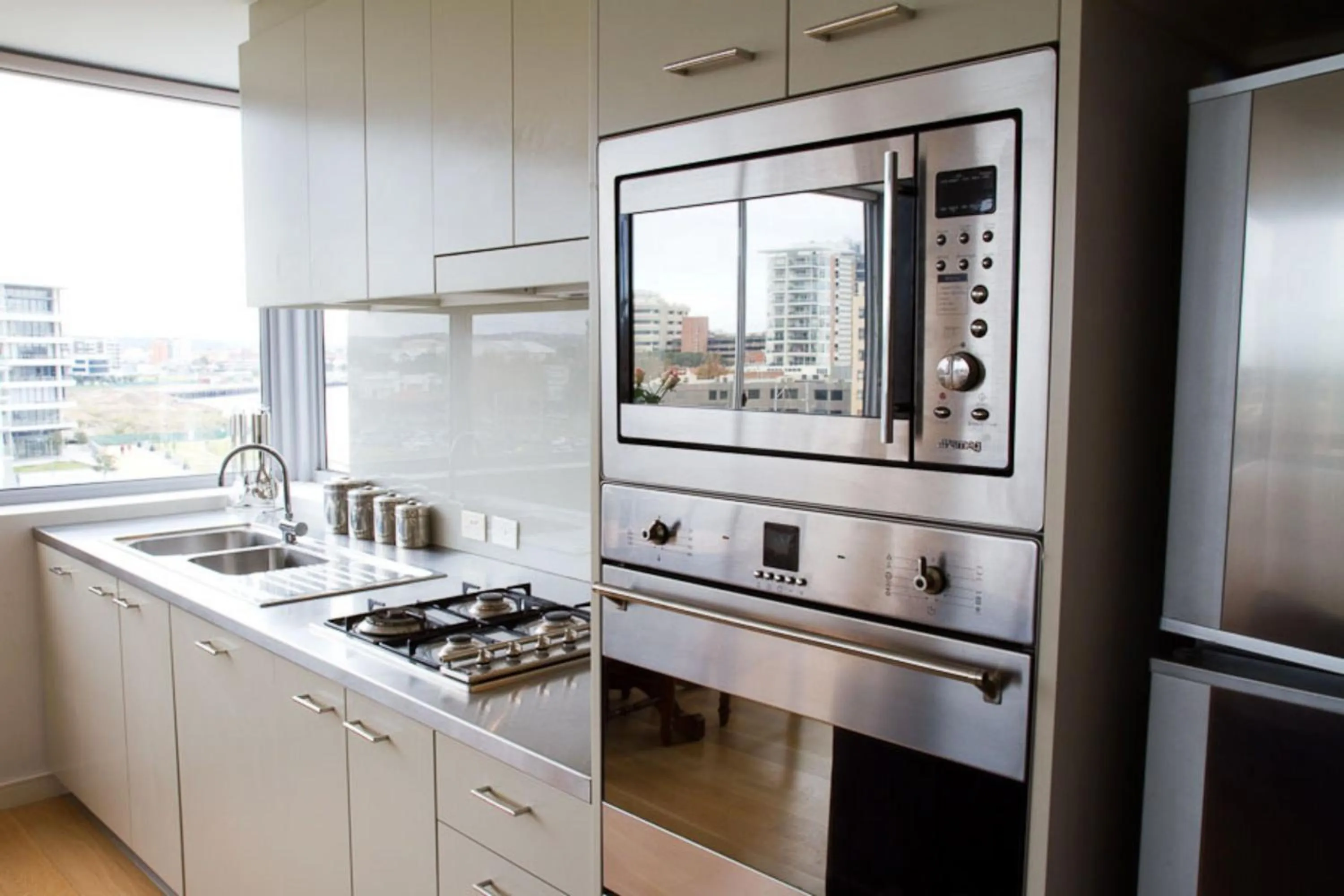 Coffee/tea facilities in Honeysuckle Executive Suites