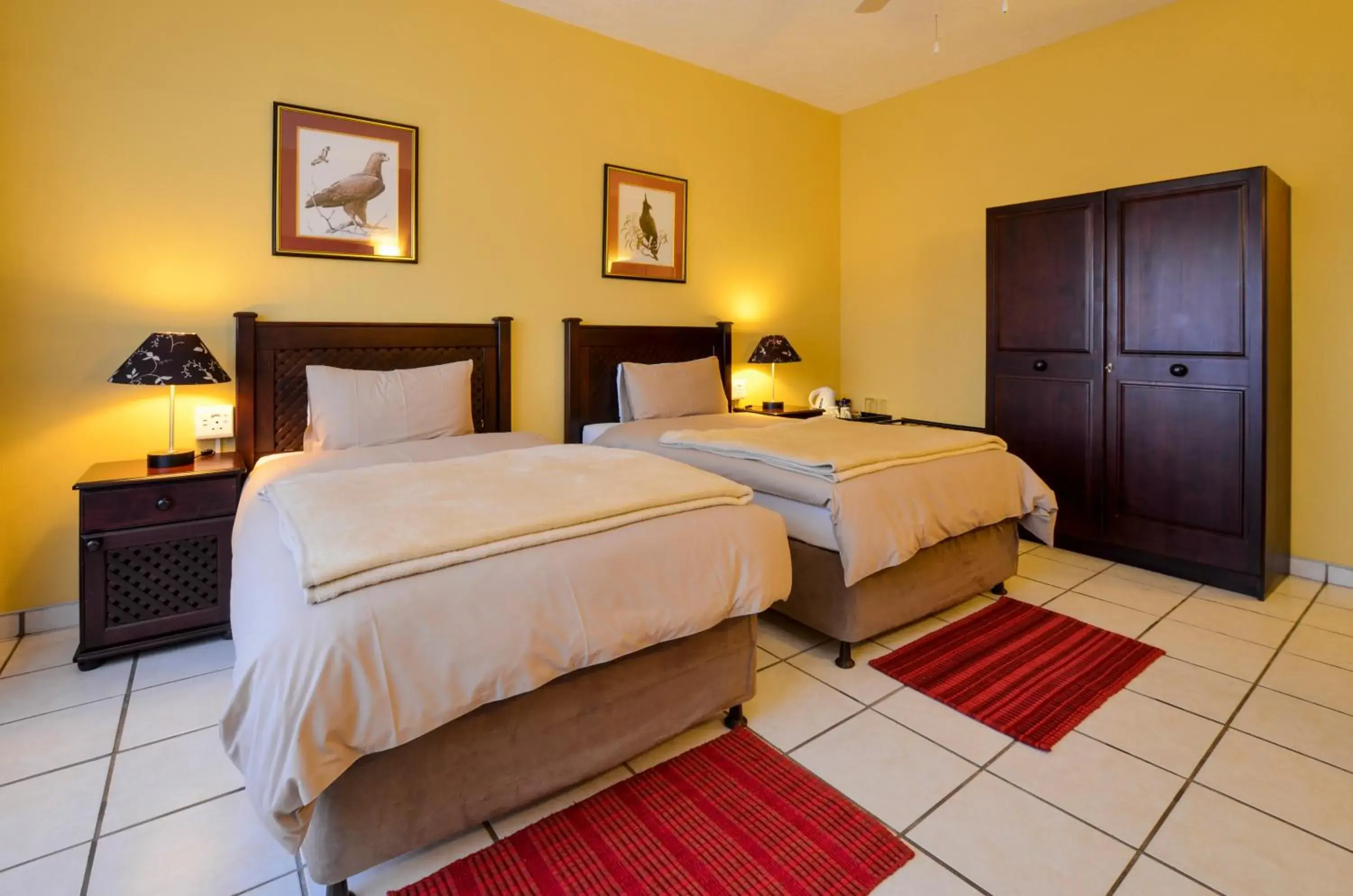 Twin/Double Room - single occupancy in White House Lodge Twin/Double Room - single occupancy in White House Lodge