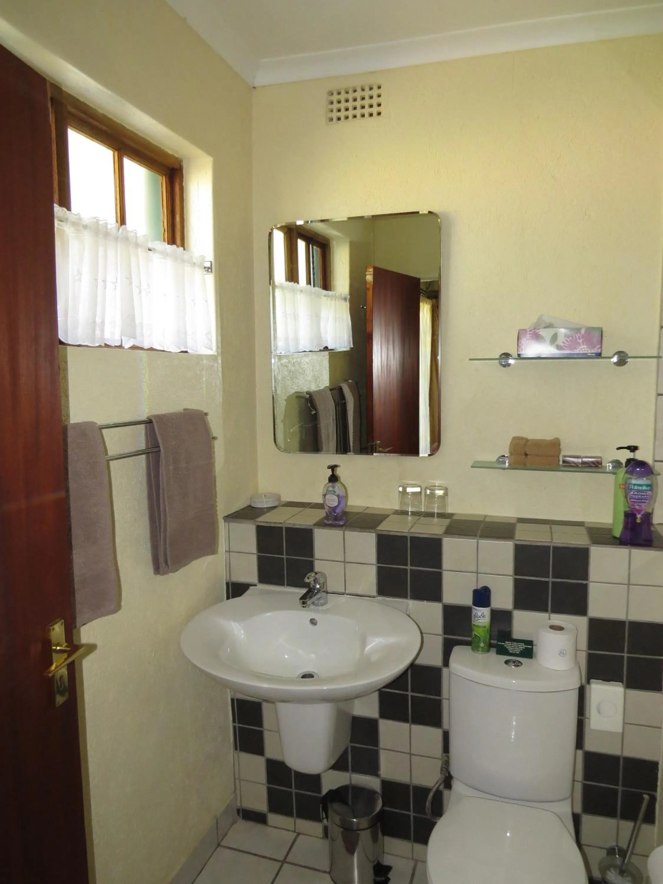 Bathroom in White House Lodge