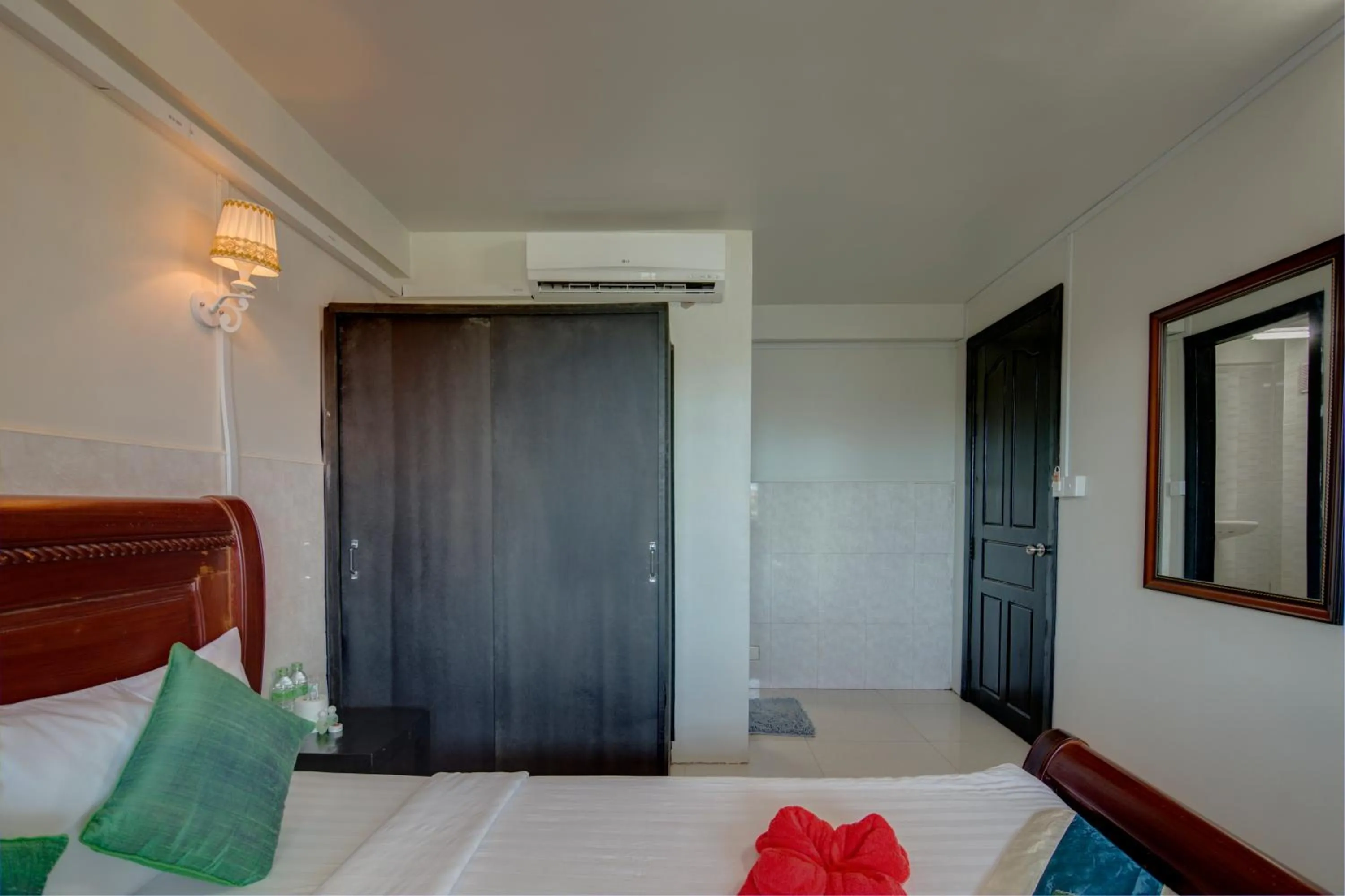 Bedroom, Bed in Siem Reap Pub Hostel