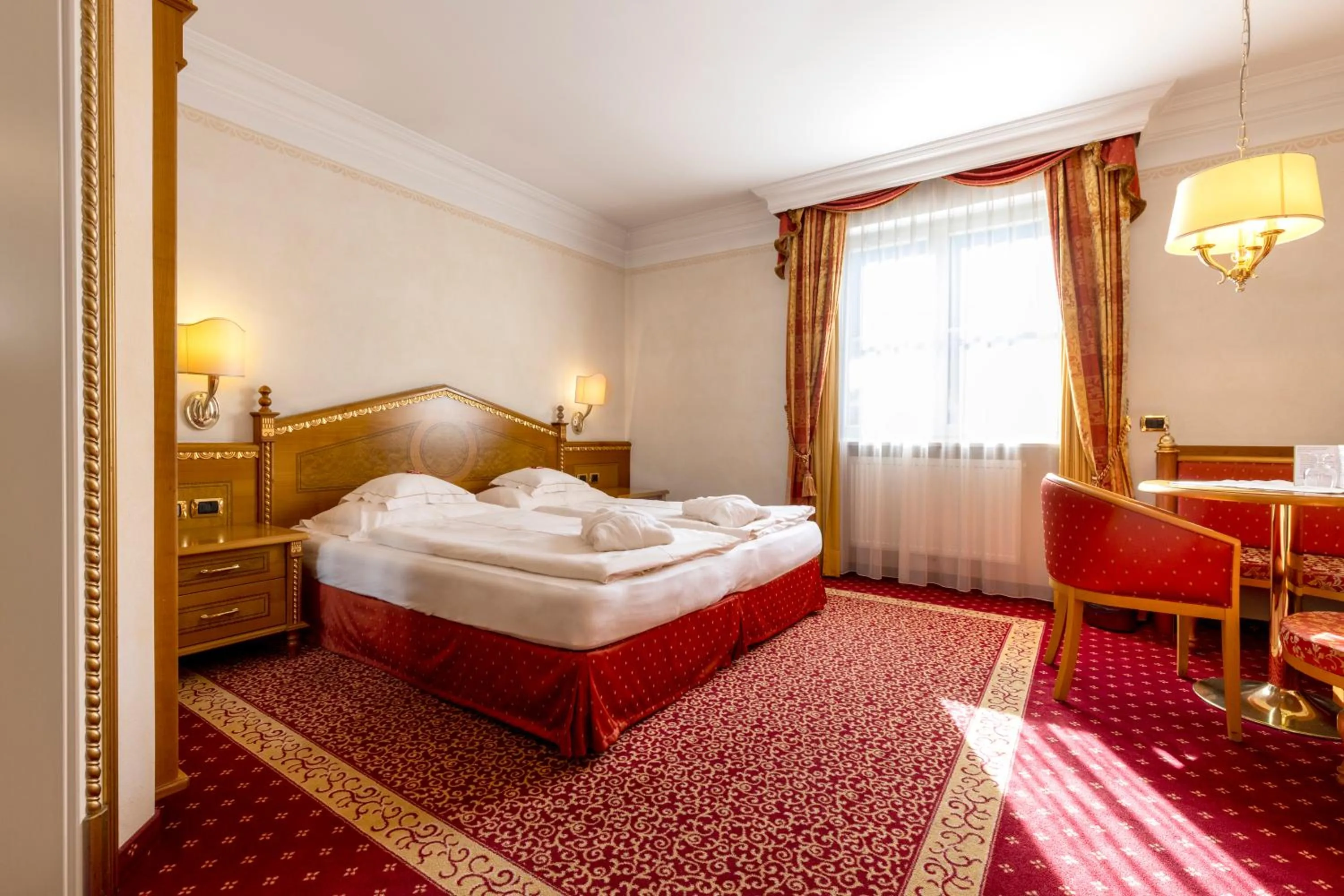 Photo of the whole room, Bed in Cityhotel Goldener Adler B&B