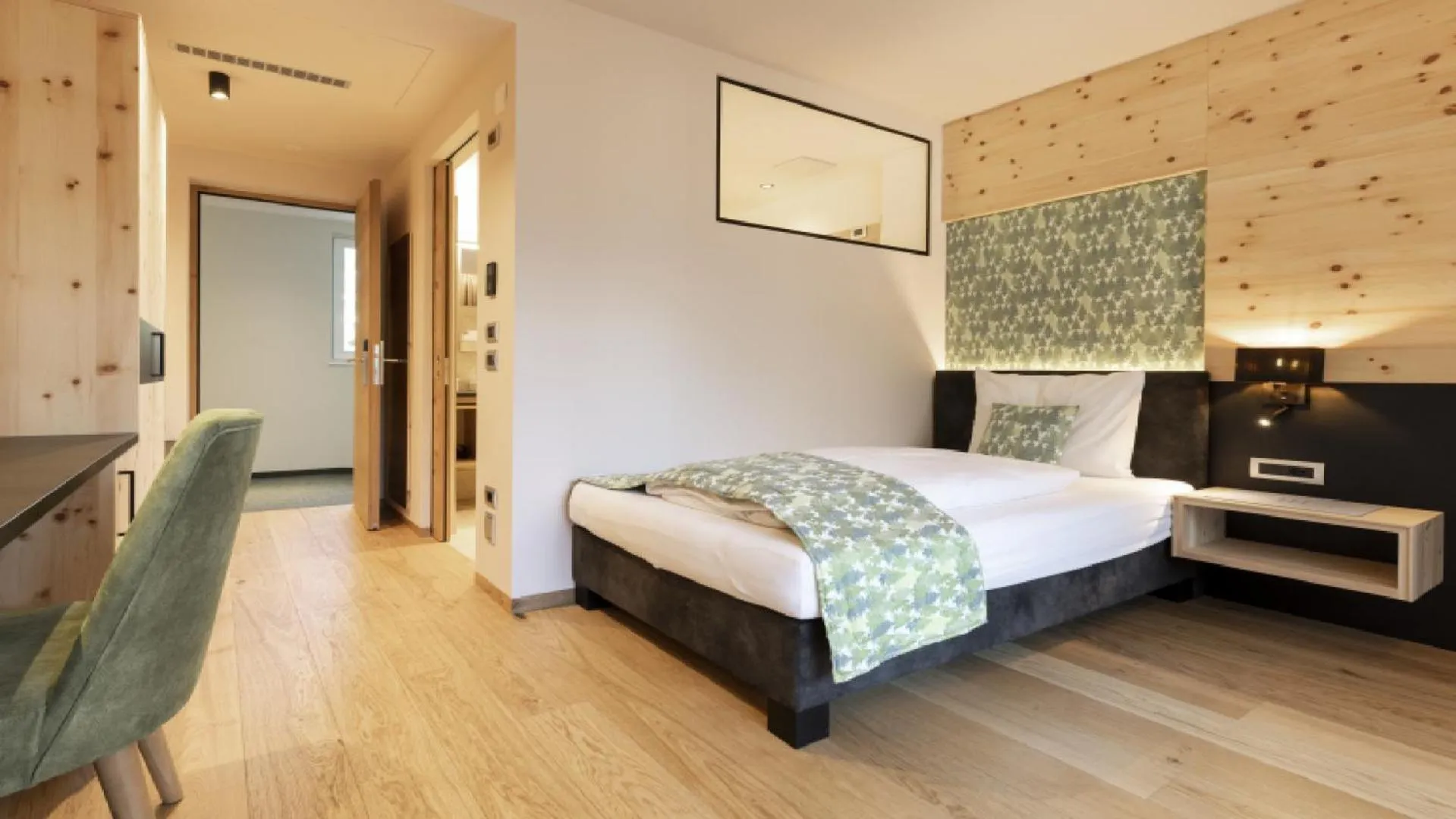 Photo of the whole room, Bed in Cityhotel Goldener Adler B&B