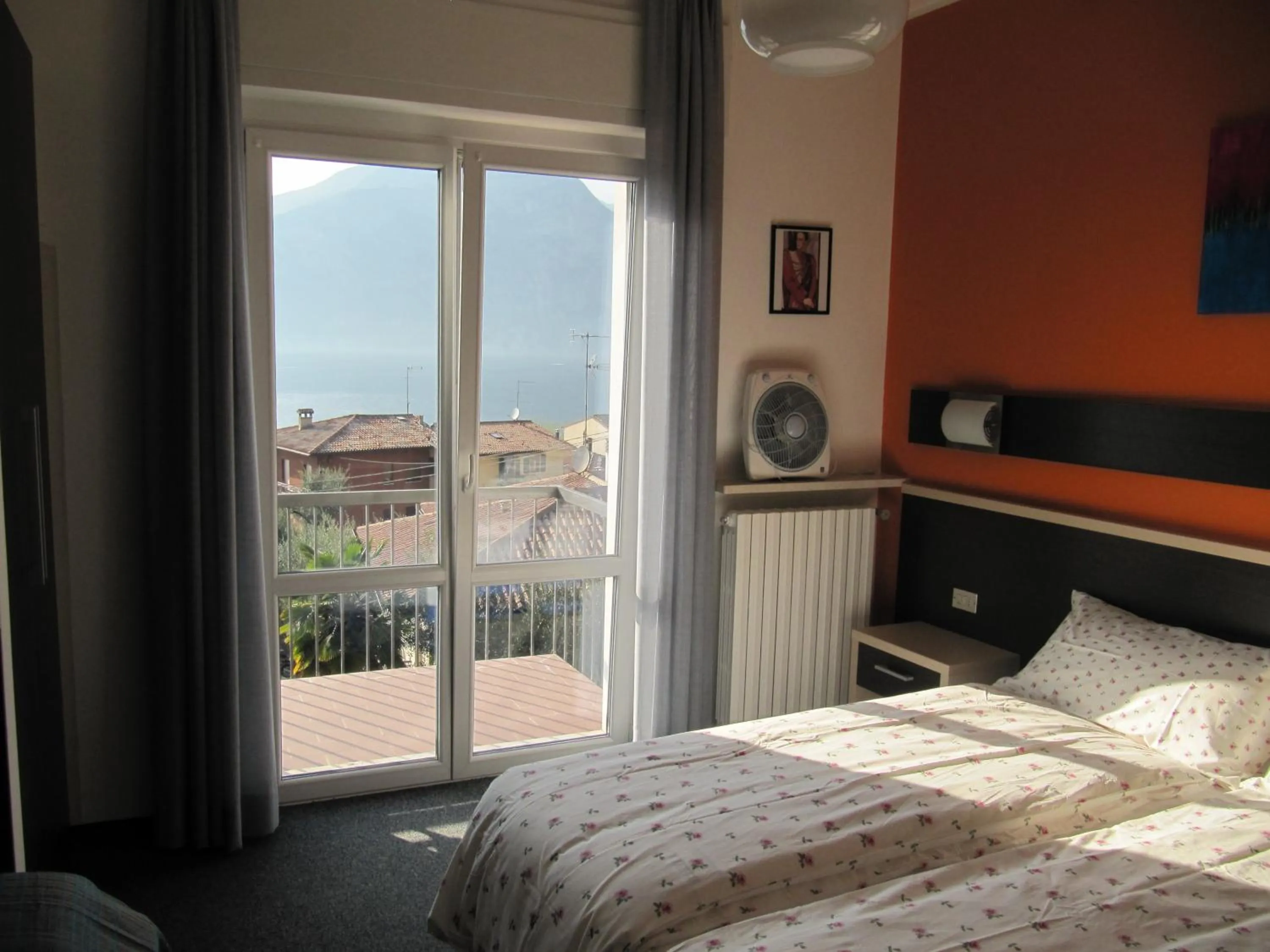 Photo of the whole room in Hotel Carlo