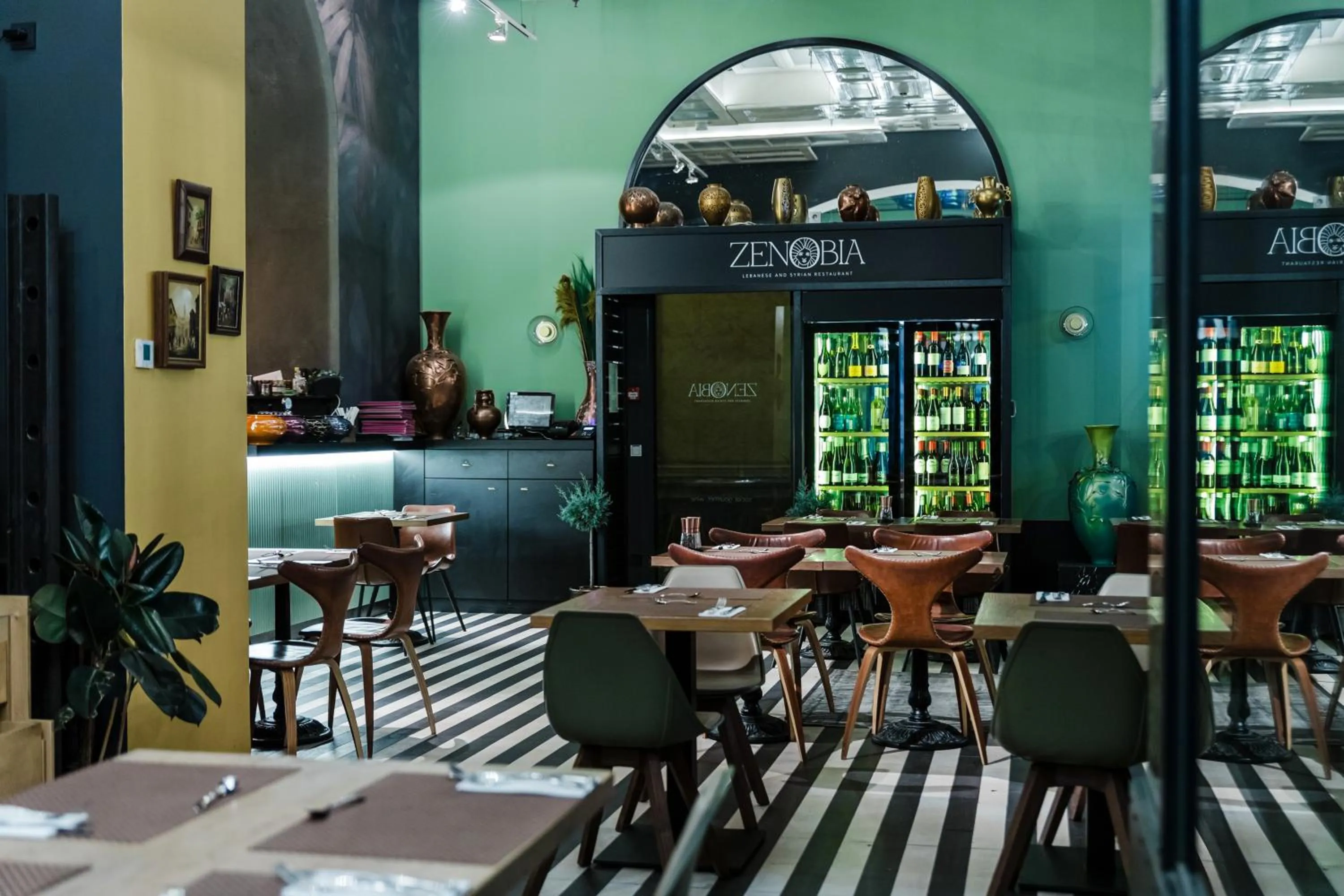 Restaurant/places to eat in Hotel Moments Budapest by Continental Group