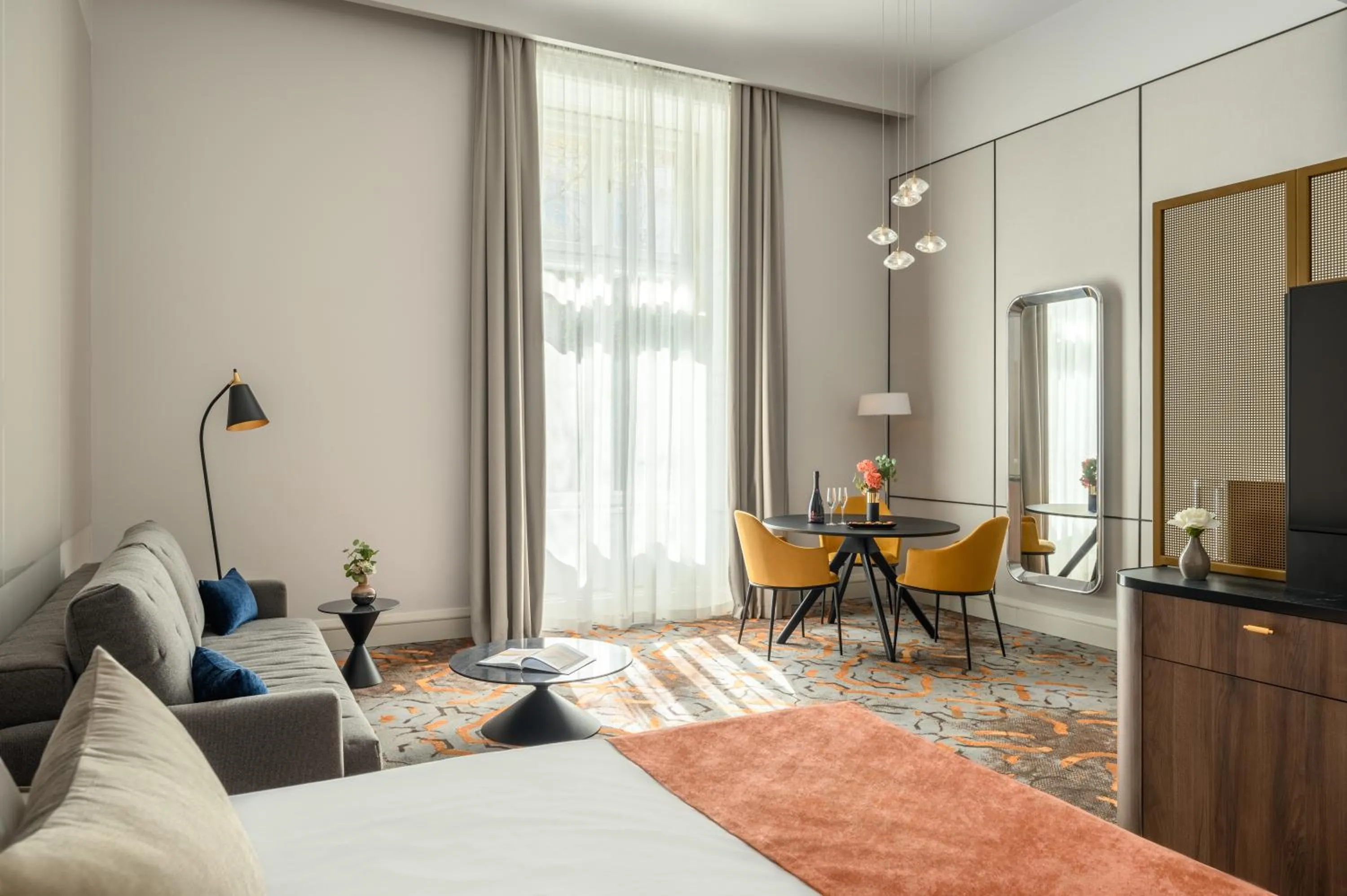 Seating area, Bed in Hotel Moments Budapest by Continental Group