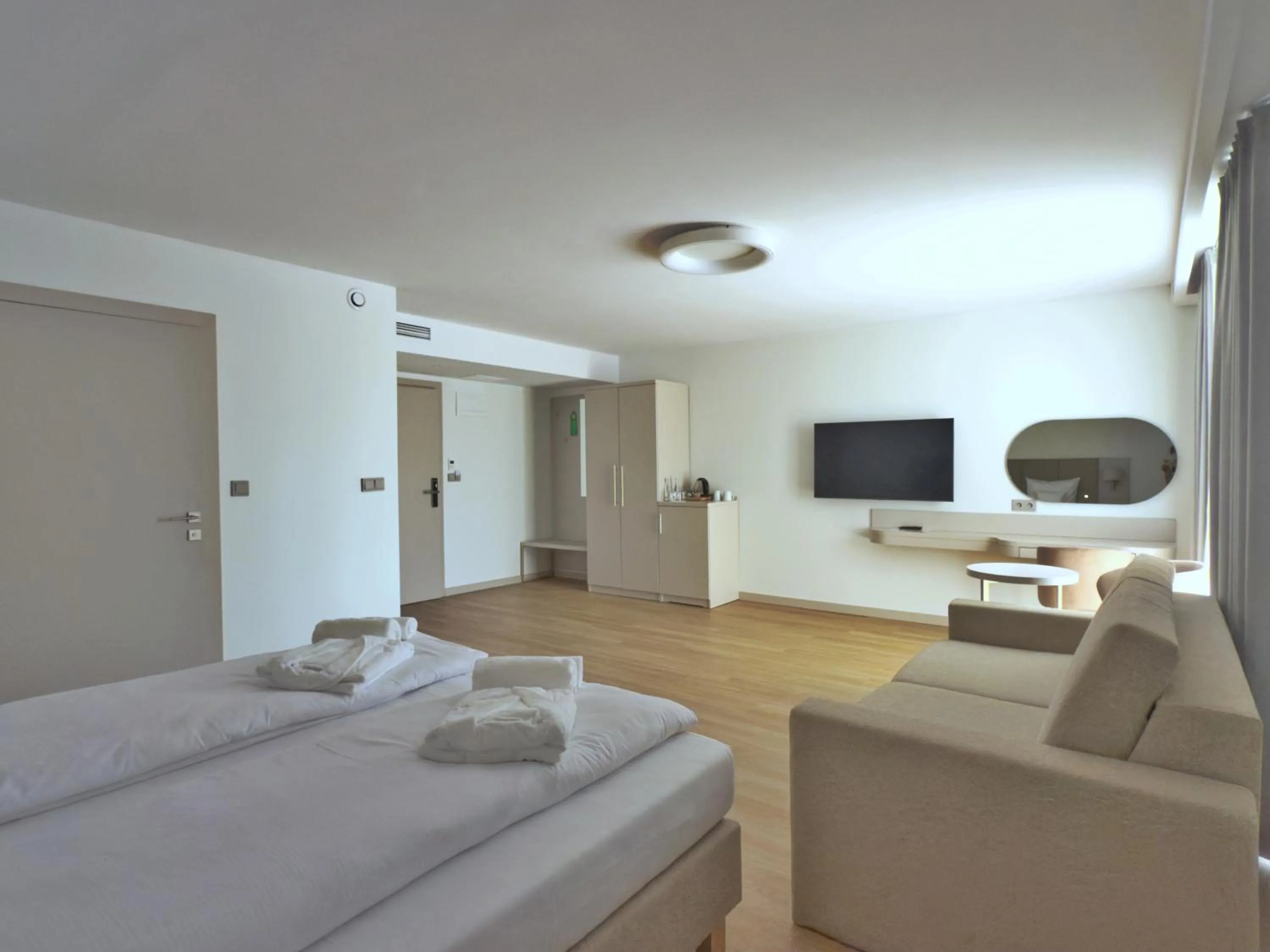 Photo of the whole room, Bed in Król Plaza Spa & Wellness