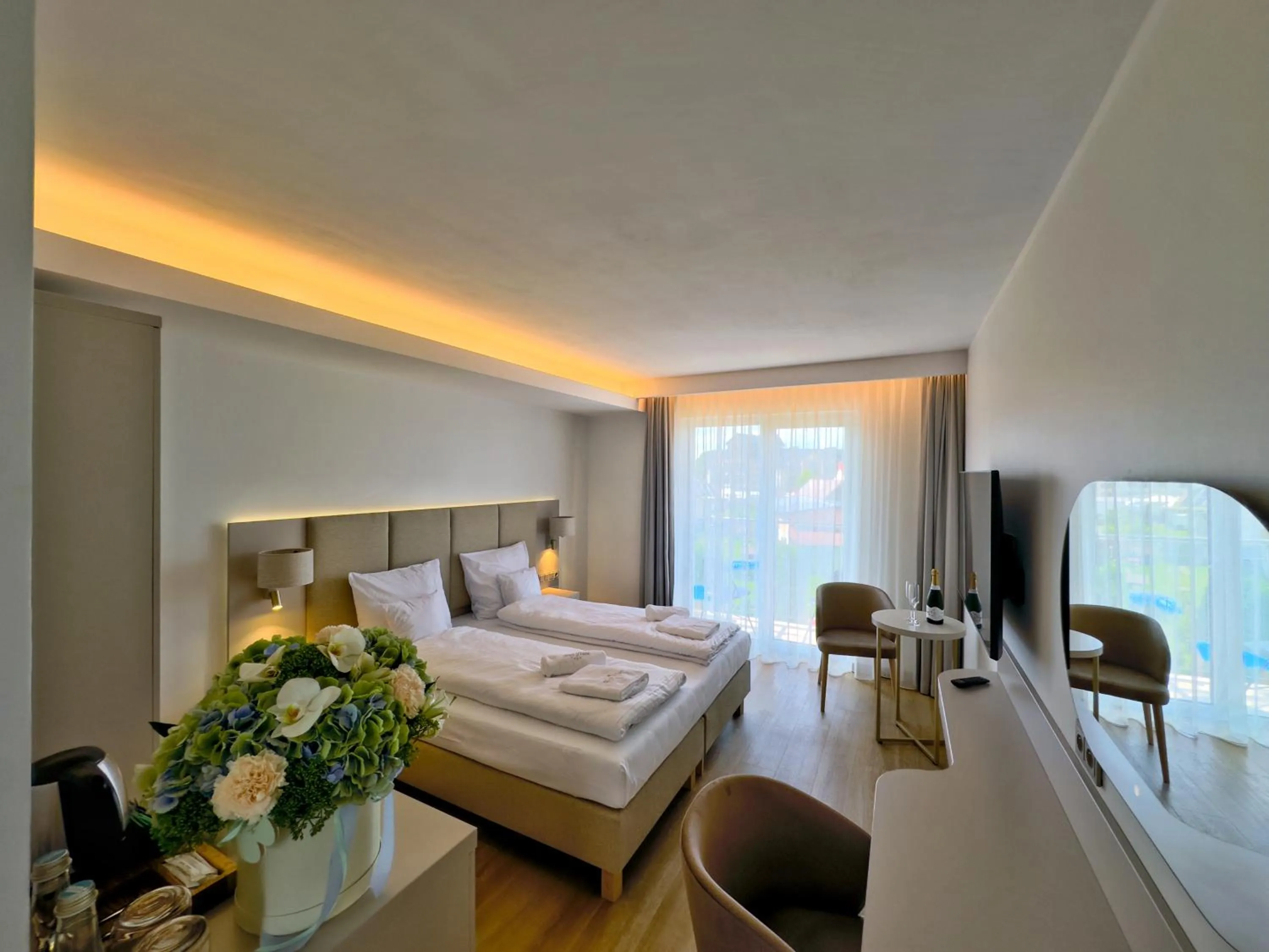 Photo of the whole room, Bed in Król Plaza Spa & Wellness