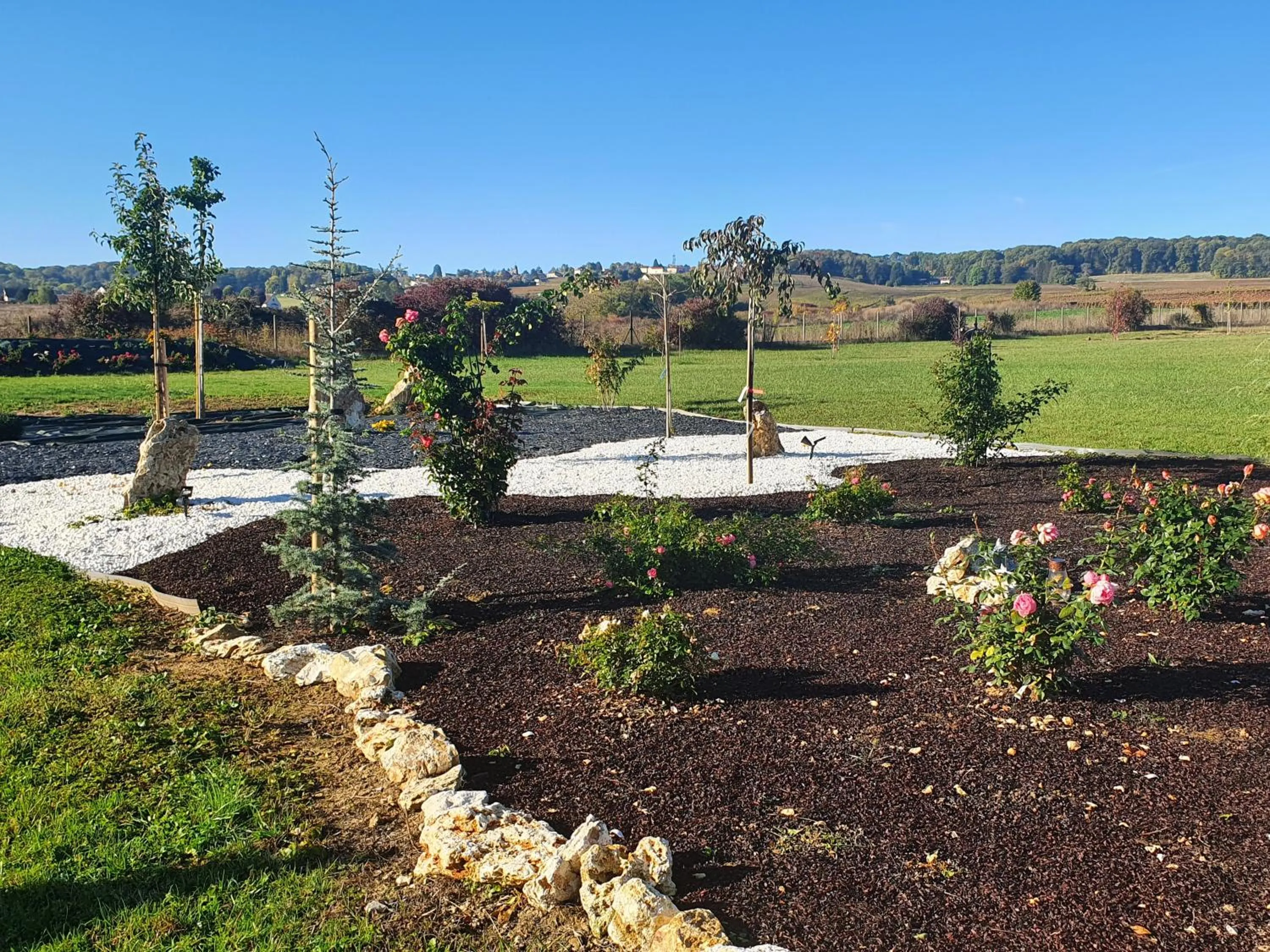 Garden view in Chambre d'Hôte Les Ondines
