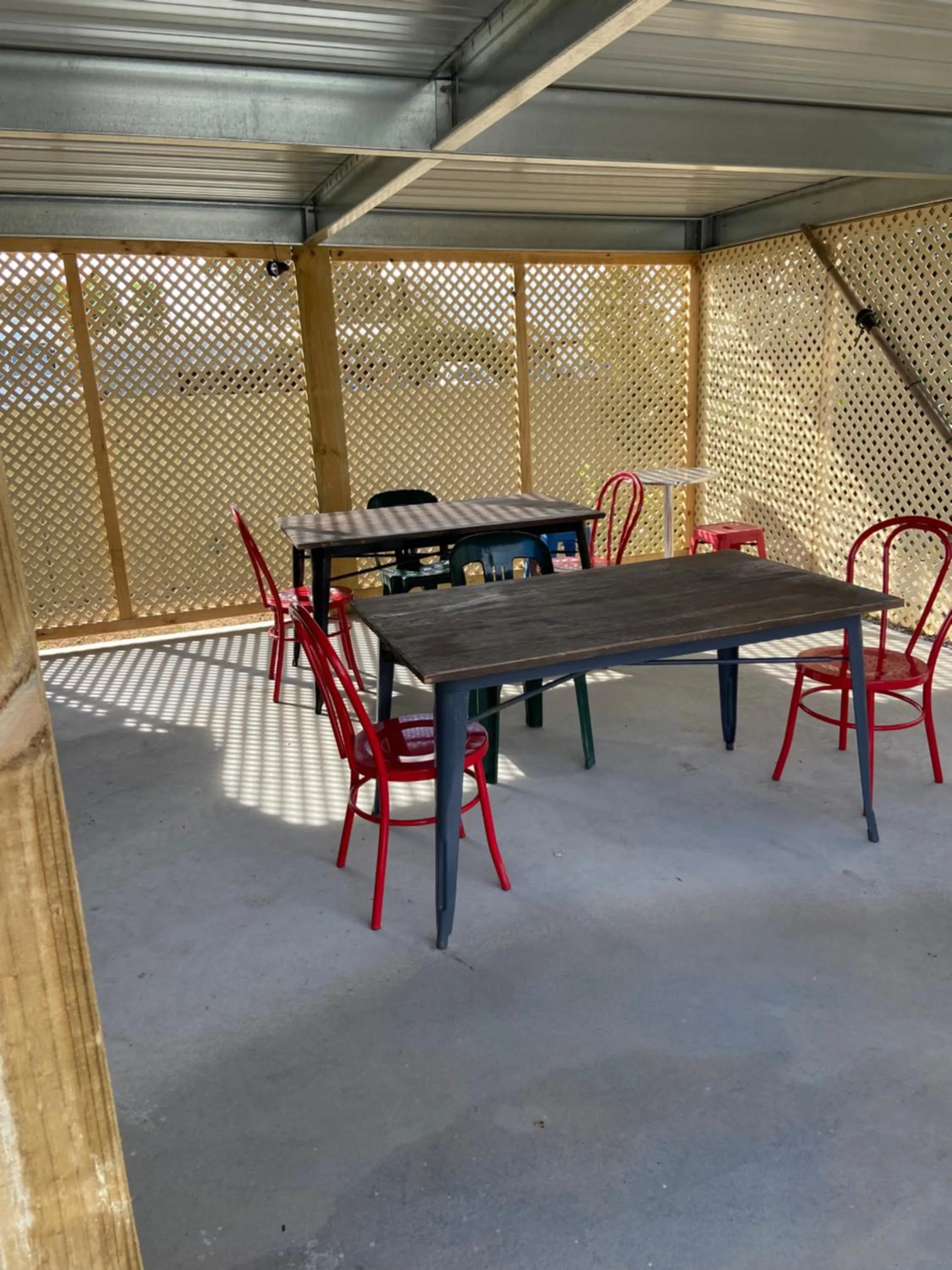 BBQ facilities in Lake Albert Motel