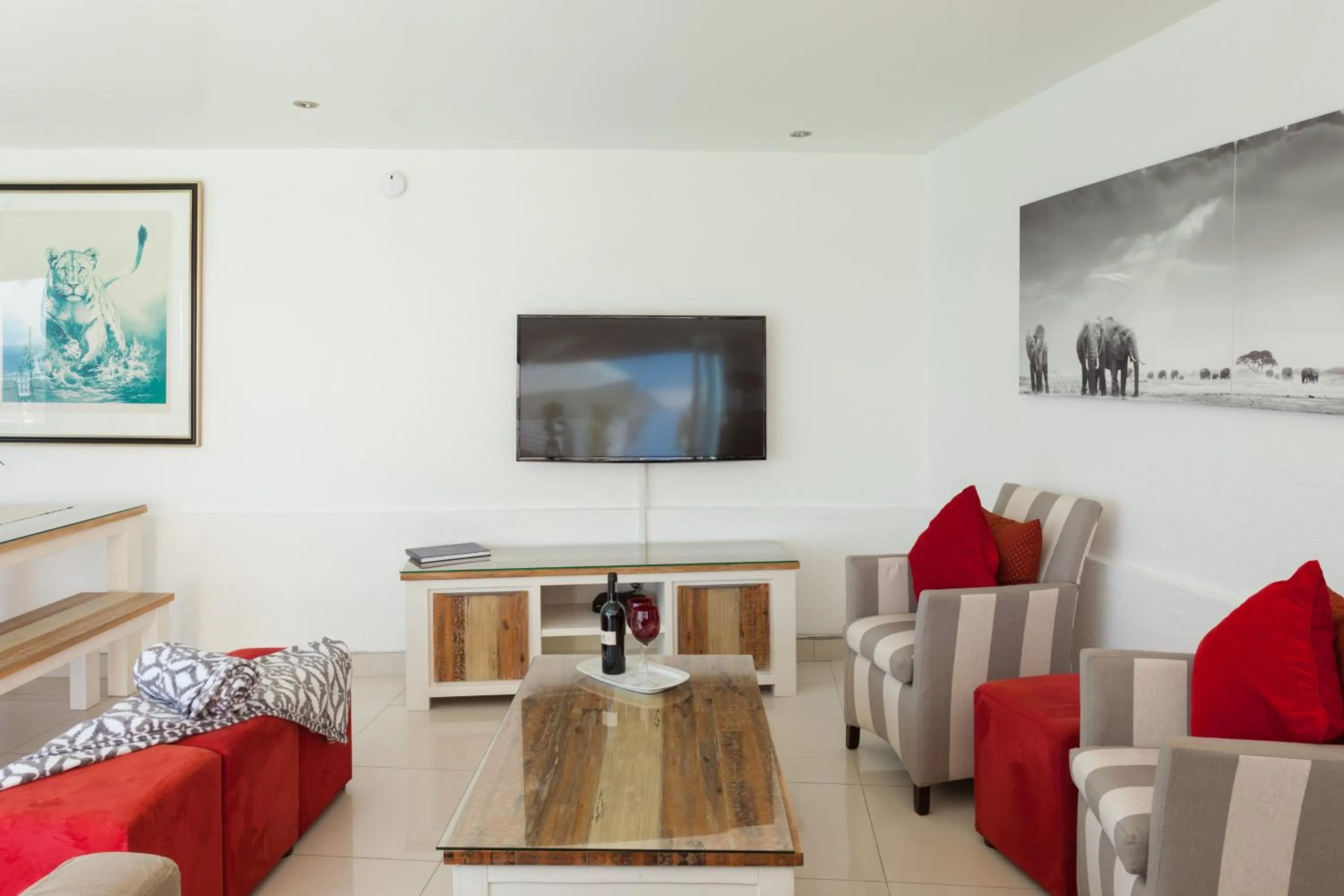 TV and multimedia in Funkey Villas Cape Town