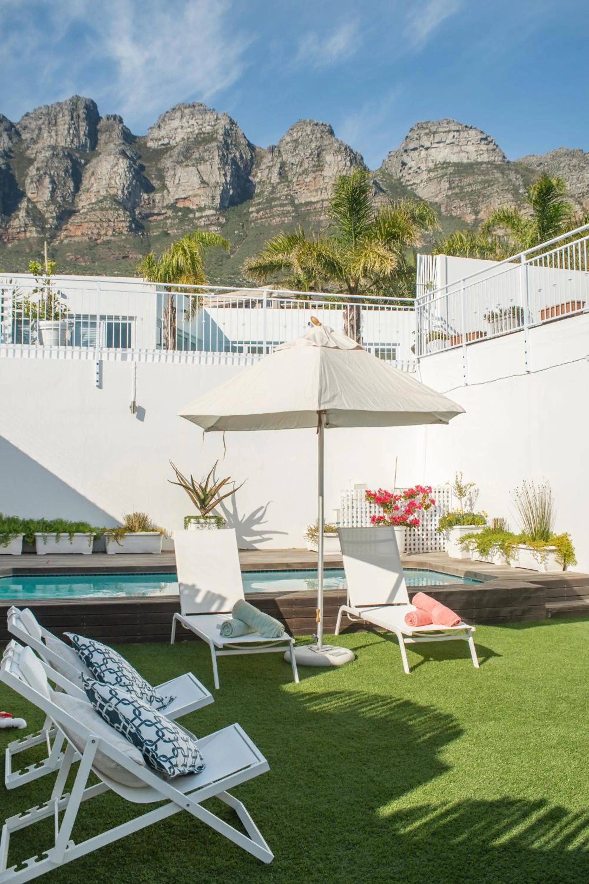 Swimming pool in Funkey Villas Cape Town
