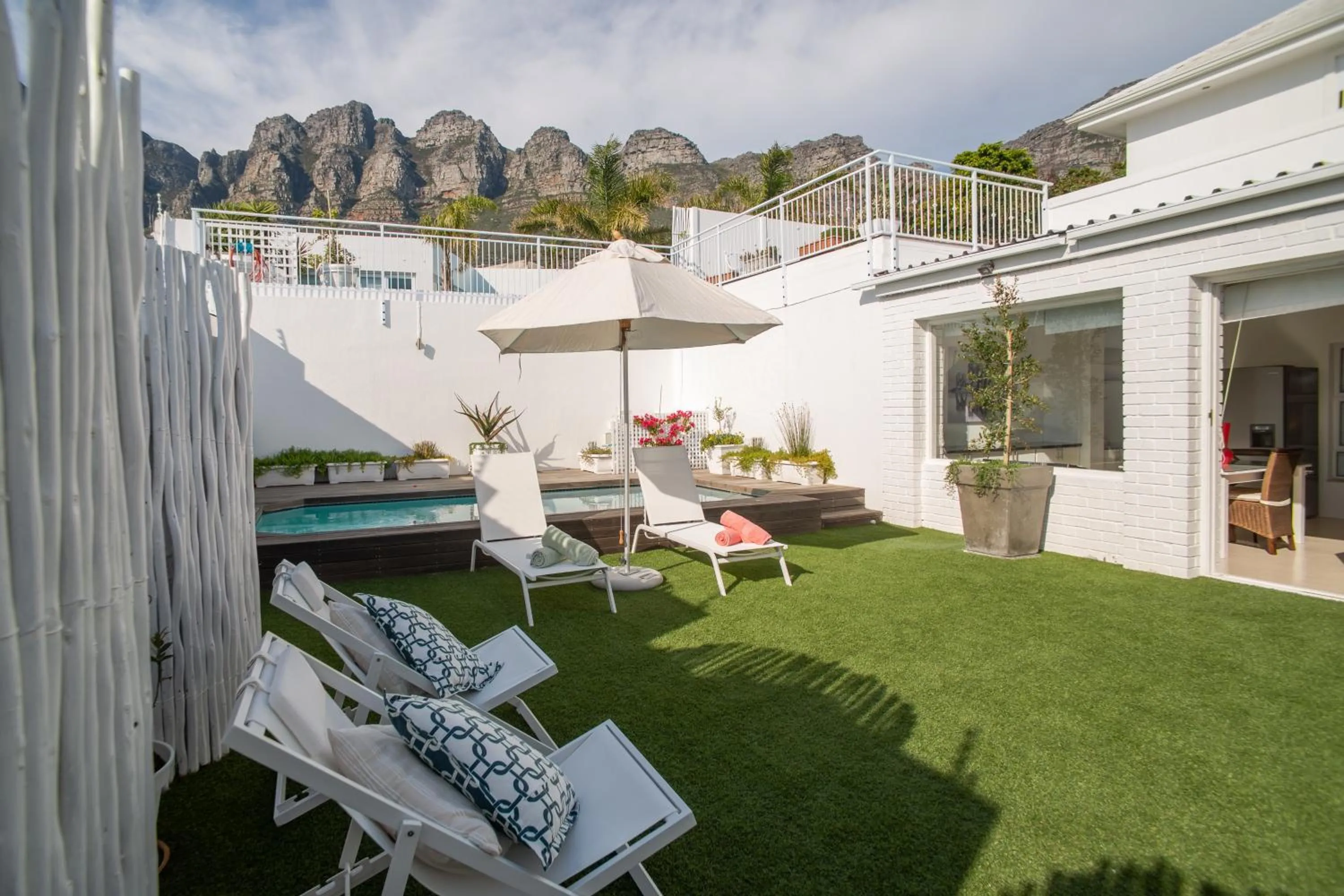 Swimming pool in Funkey Villas Cape Town