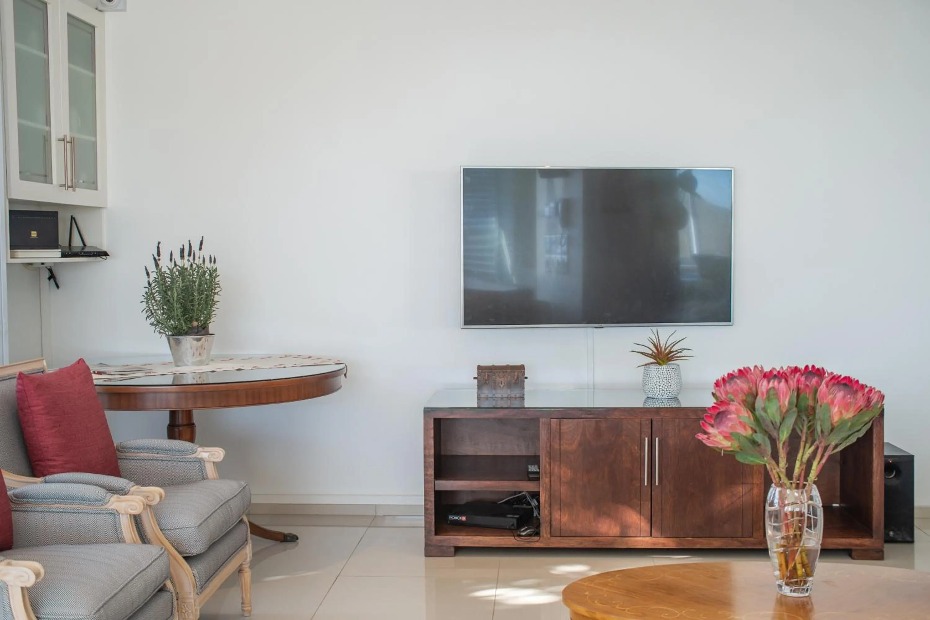 TV and multimedia in Funkey Villas Cape Town