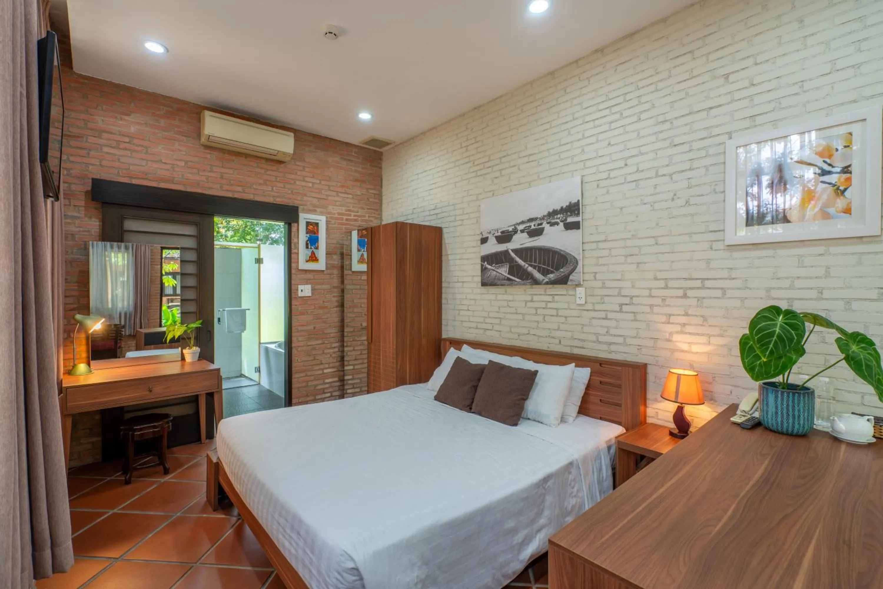 Bed in Mekong Long Thanh Resort & Reststop